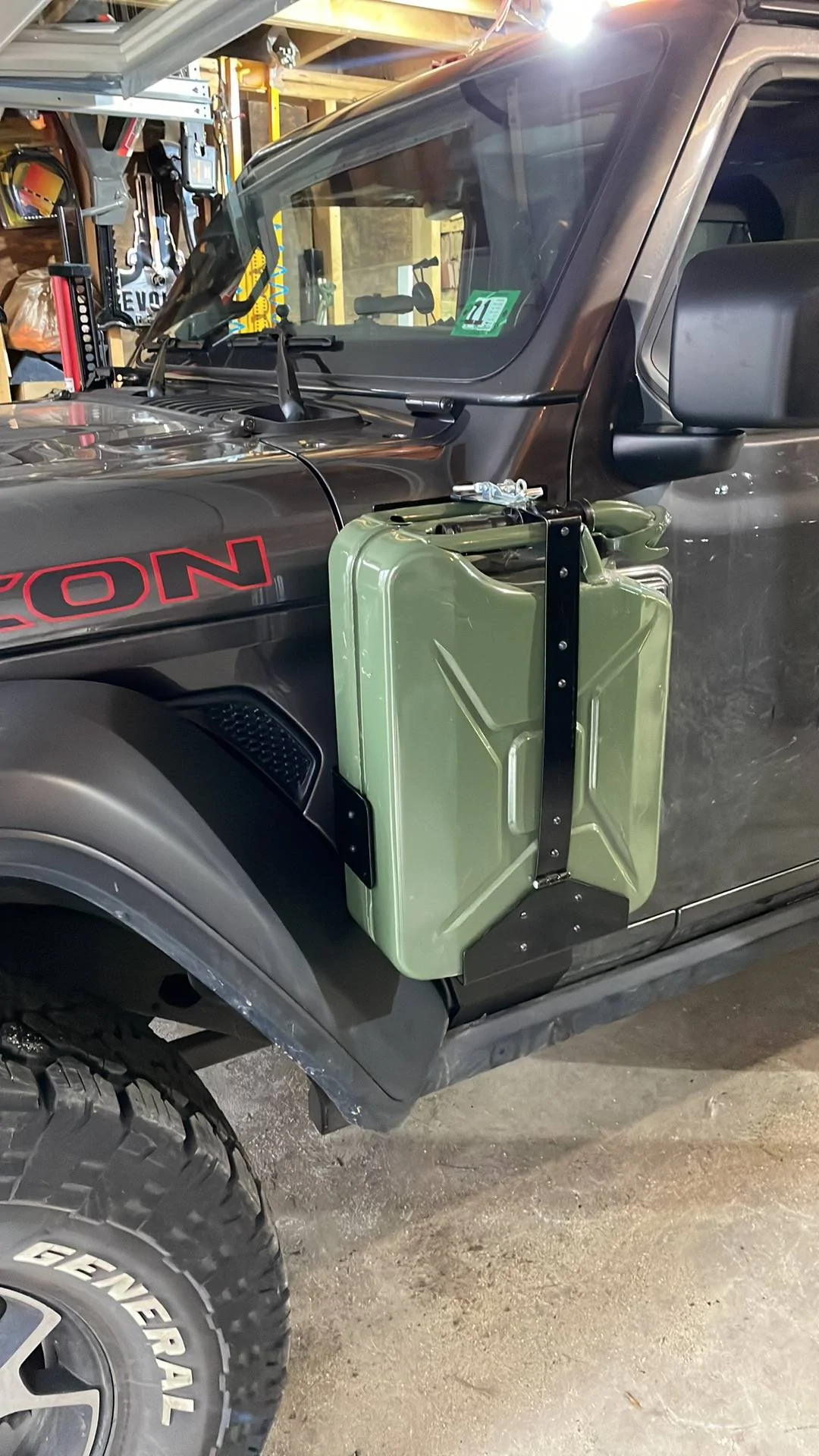 Jeep Wrangler JL How Do You Carry Extra Gas IMG_7278