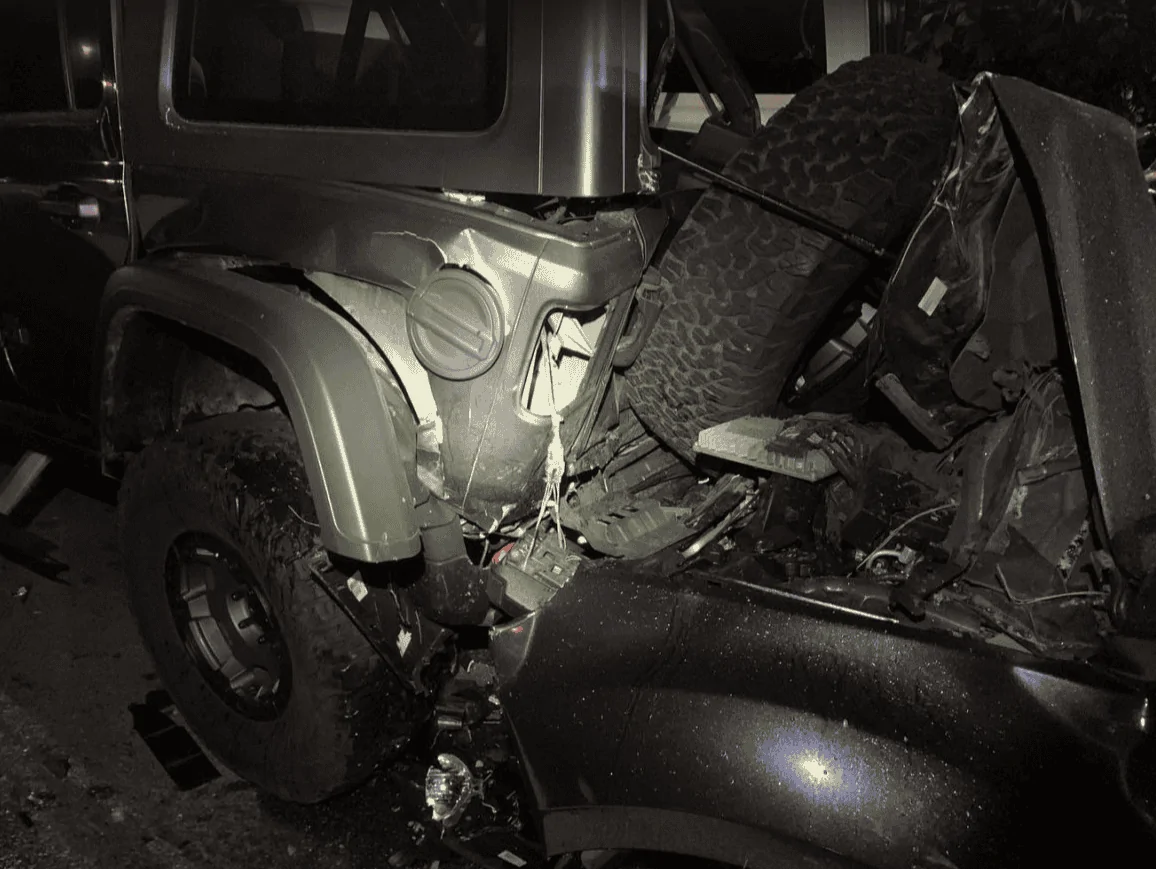 Jeep Wrangler JL Rear-end hit 1682107605693