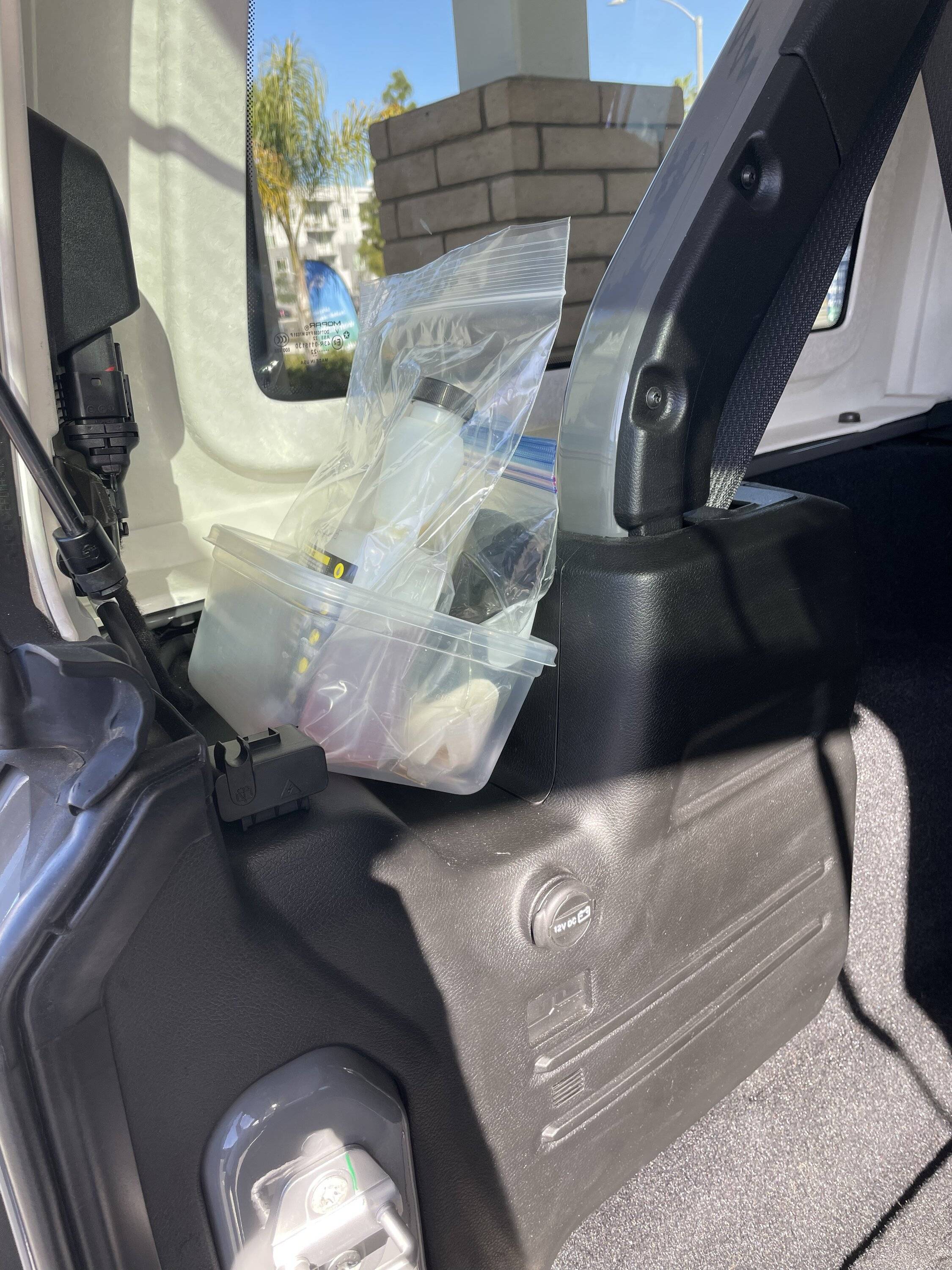 Jeep Wrangler JL Hot Shots EDT leaky bottle solution 900143C0-762E-4B3E-9829-5AE3F9FF2D3B