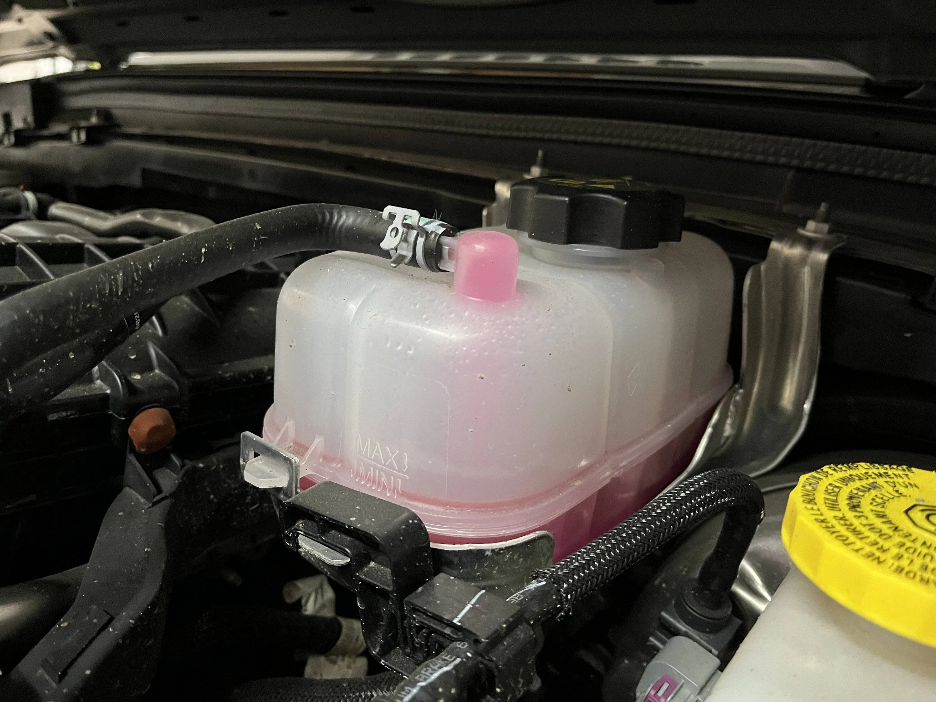 Jeep Wrangler JL Coolant reservoir level question IMG_1987
