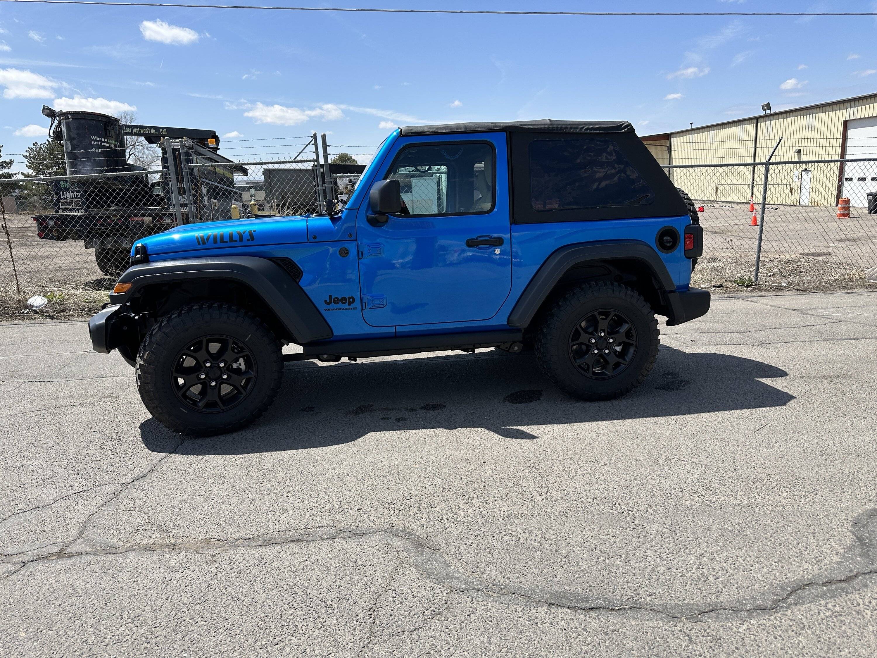 Jeep Wrangler JL Bought a Bestop Trektop NX (slantback) IMG_0393