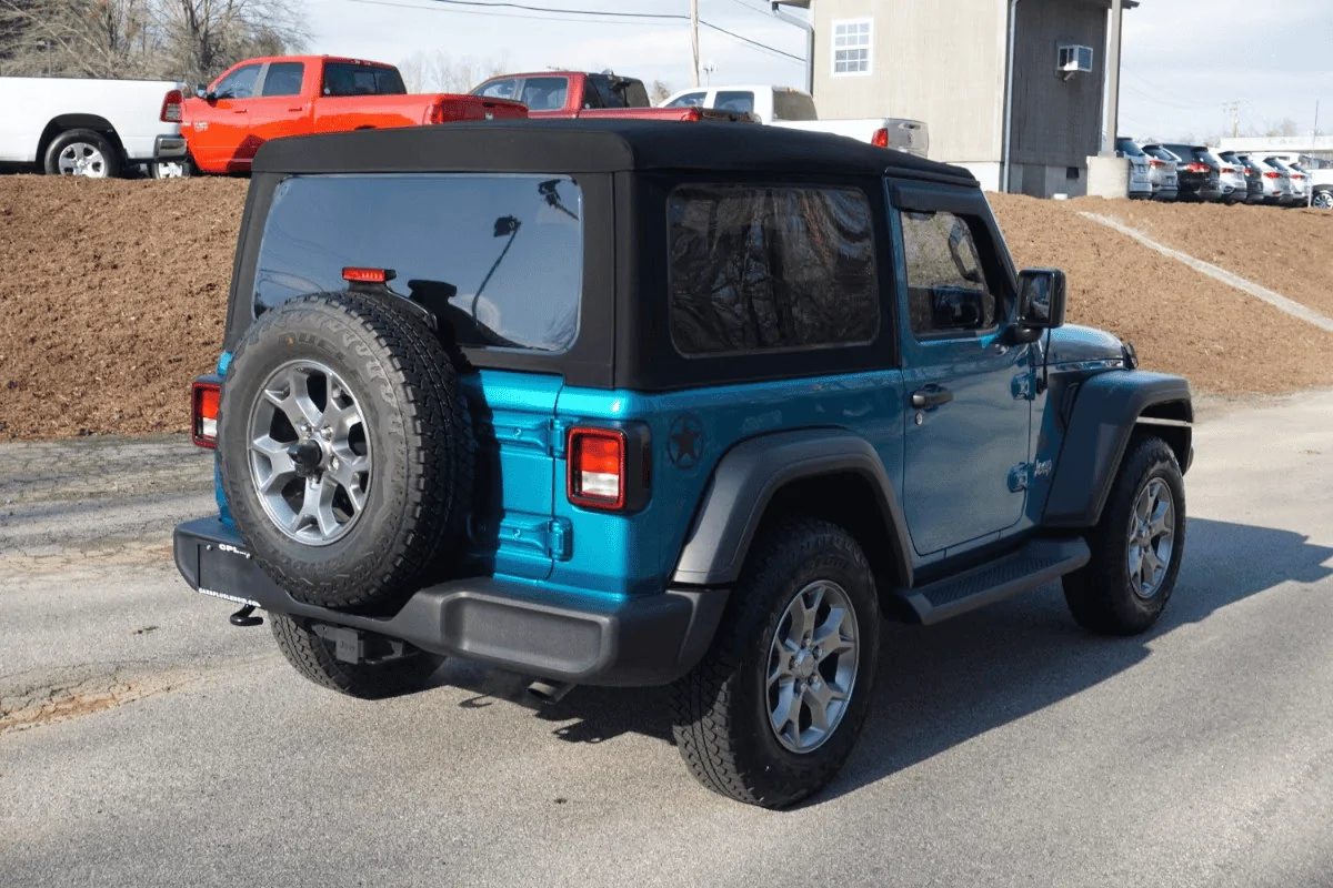 Jeep Wrangler JL Debating debadging 1682427252804