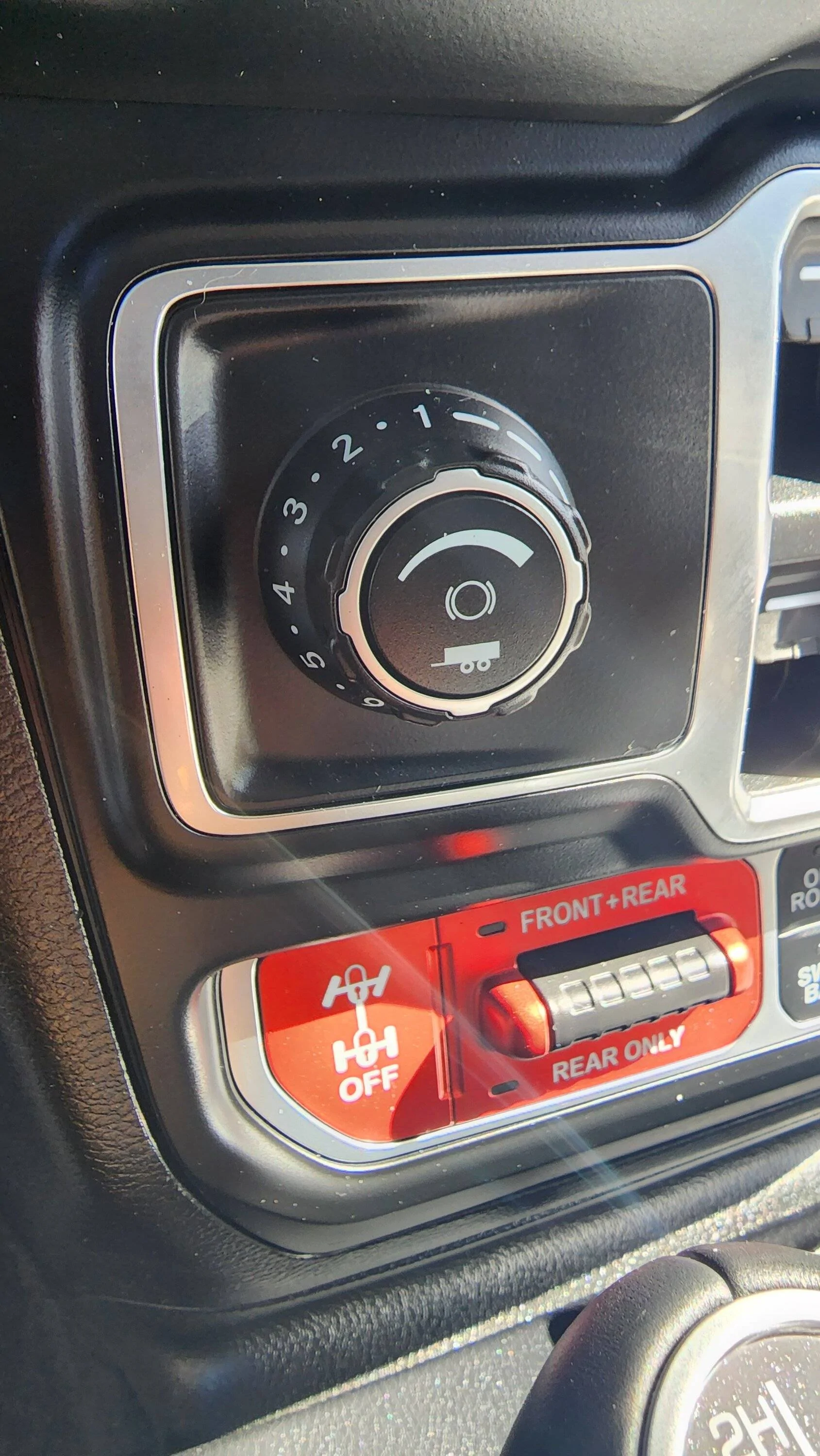 Jeep Wrangler JL What is a brake controller and why do I need it? 20230204_121338