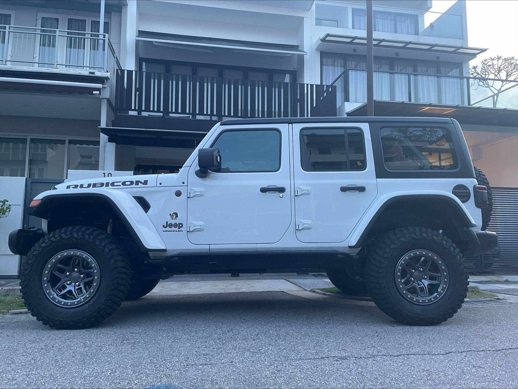 Jeep Wrangler JL AEV Borah wheels on JL Borah Sid