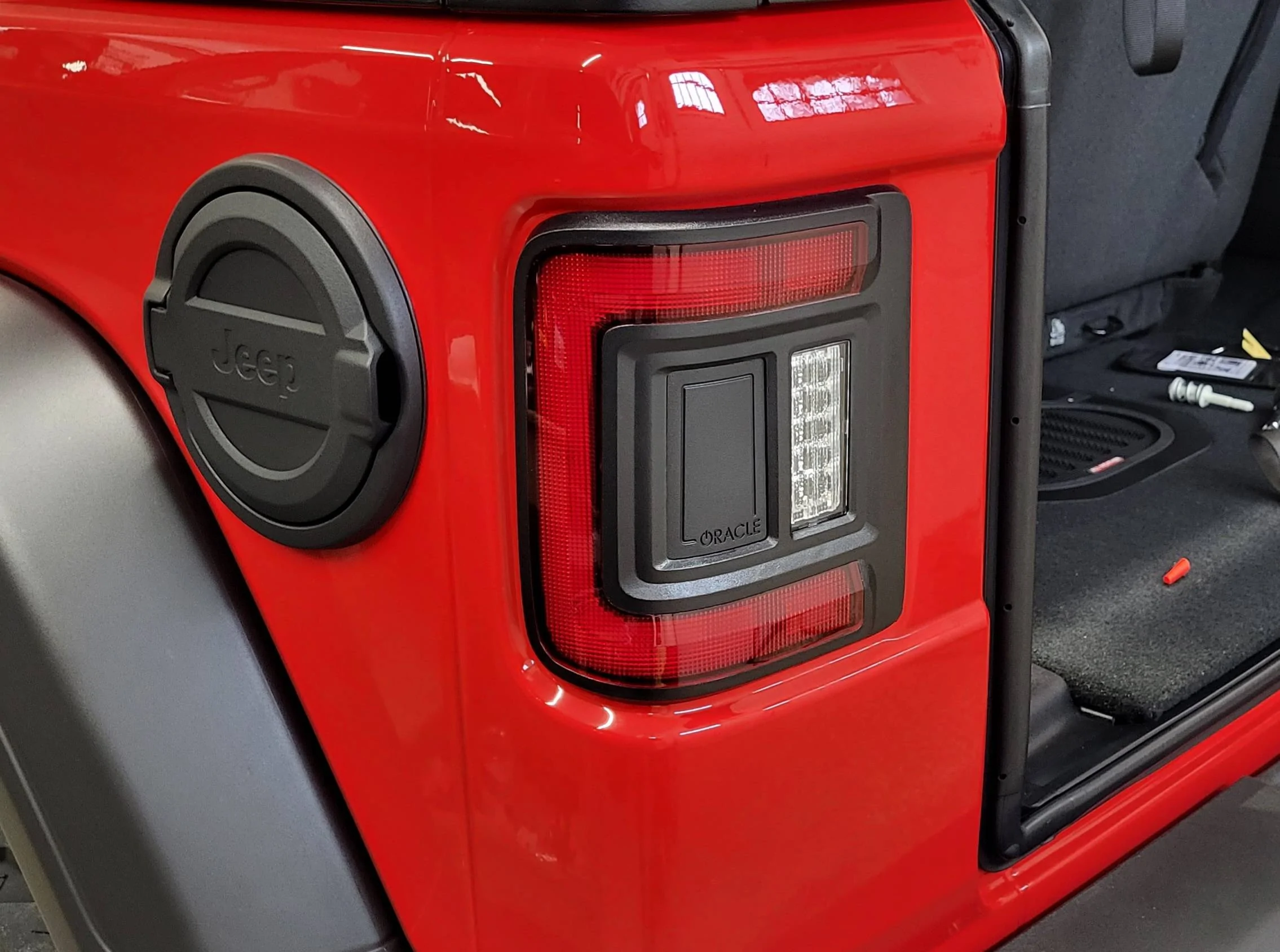 Jeep Wrangler JL Dumb question...fuel cap door 20221226_142756
