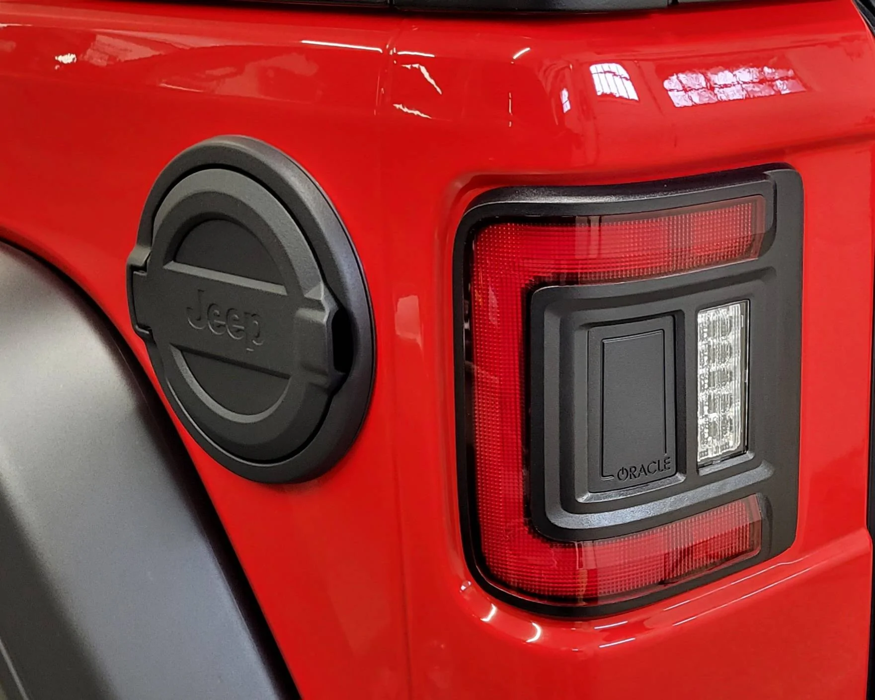 Jeep Wrangler JL Dumb question...fuel cap door 20221226_142756