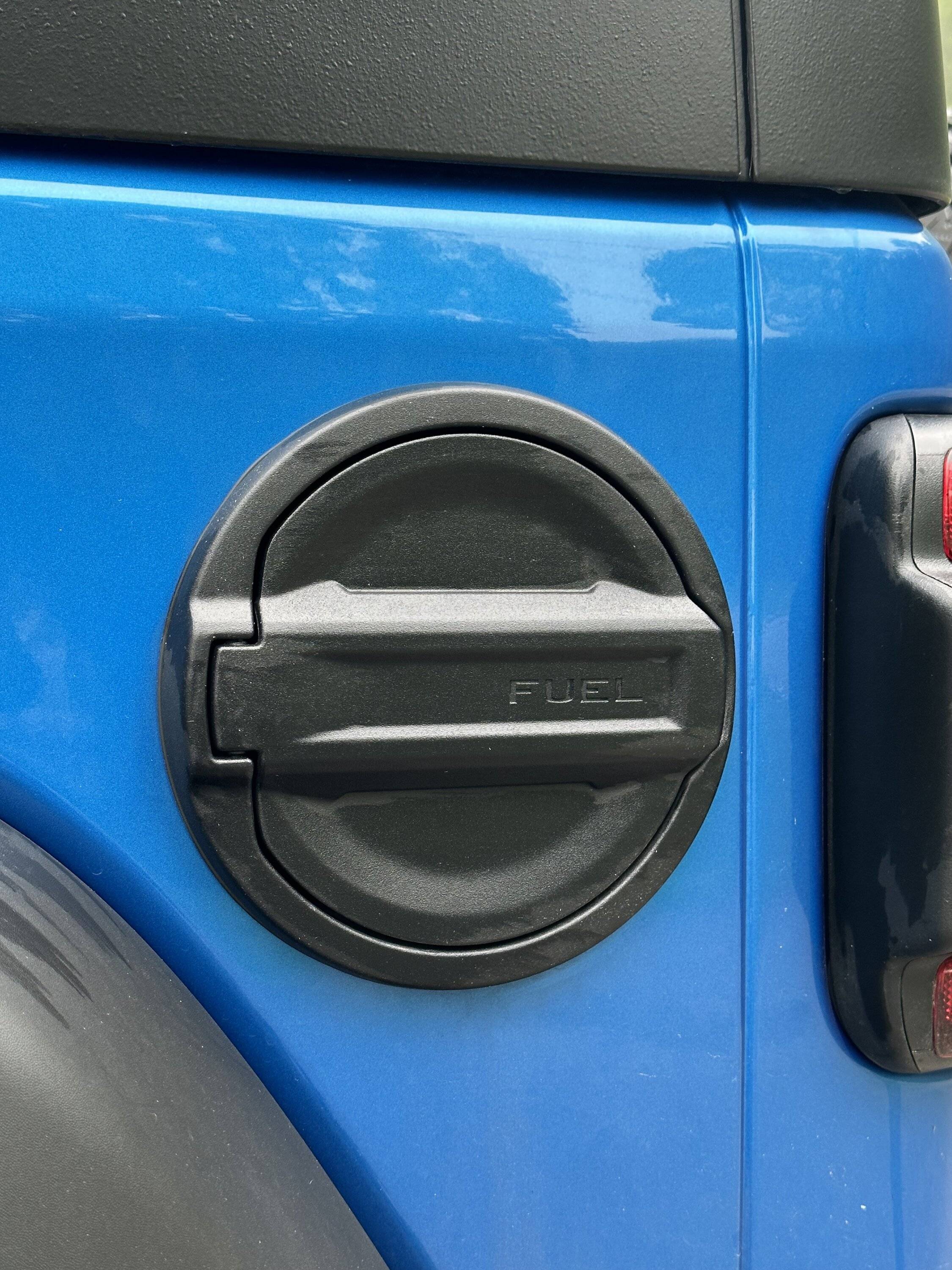 Jeep Wrangler JL Dumb question...fuel cap door IMG_1355