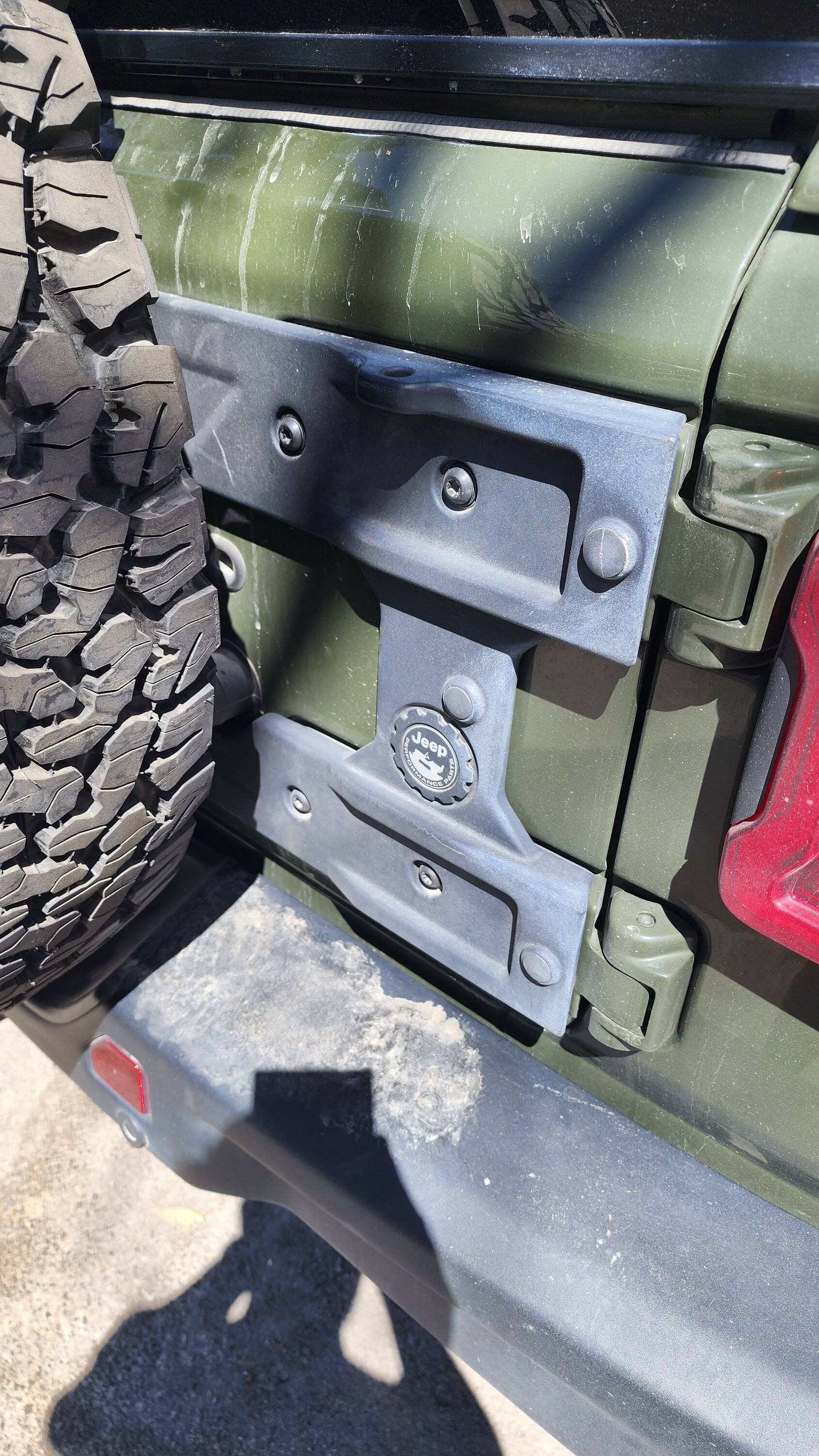 Jeep Wrangler JL Larger spare tire (37") 20230429_110337