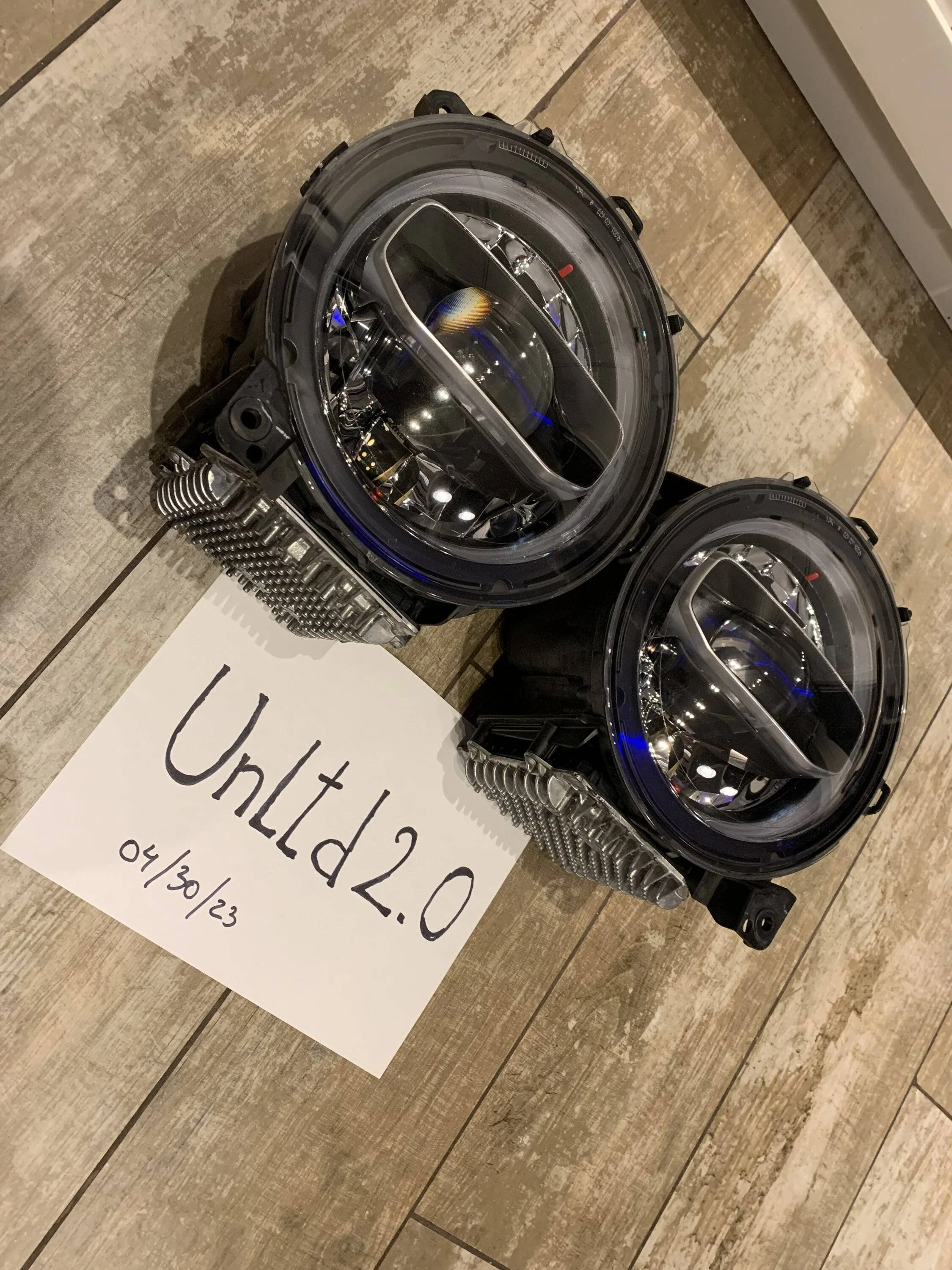 Jeep Wrangler JL LED headlights OEM IMG_7910