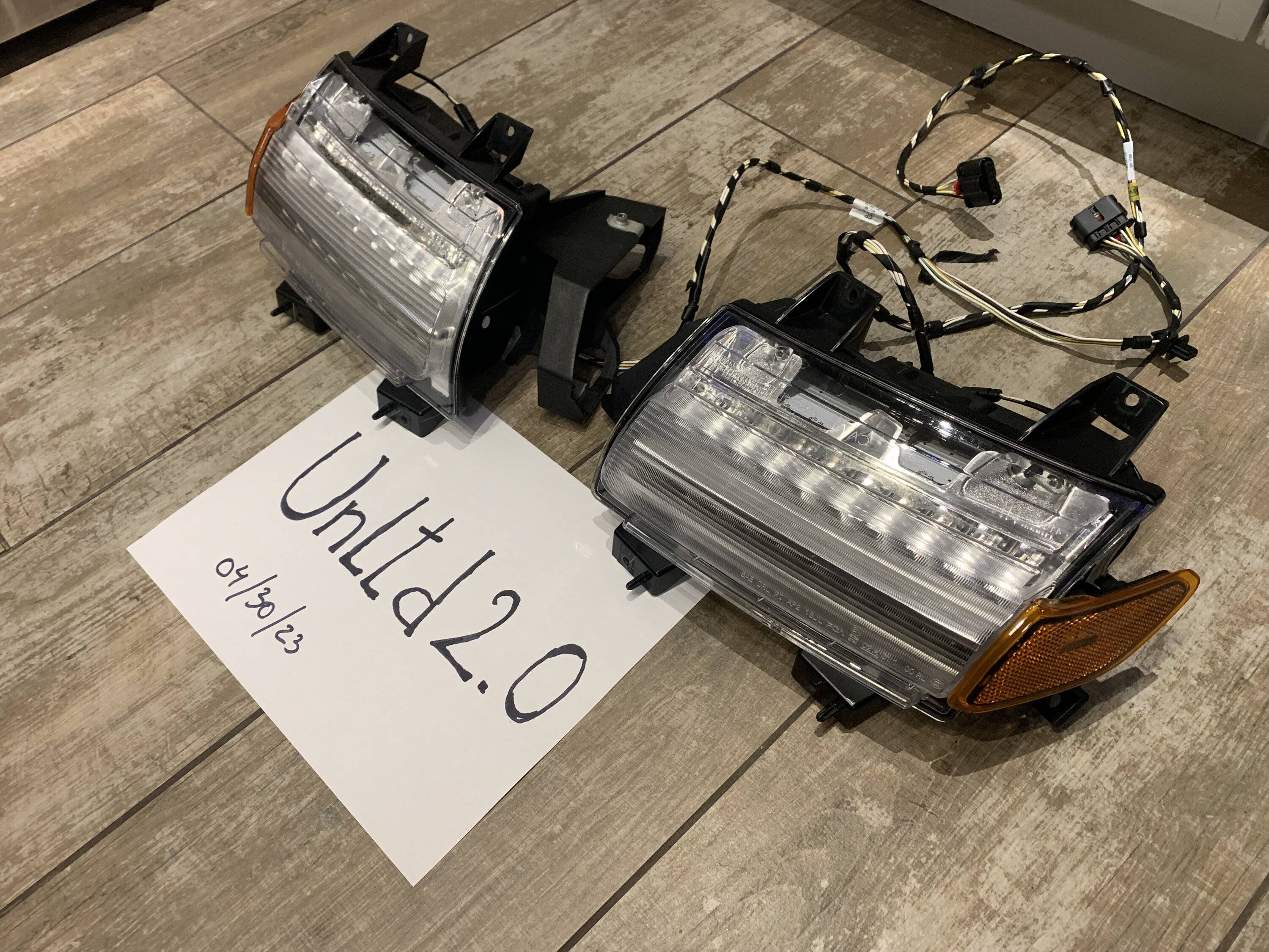 Jeep Wrangler JL OEM DRL/Turn lights LED IMG_7905