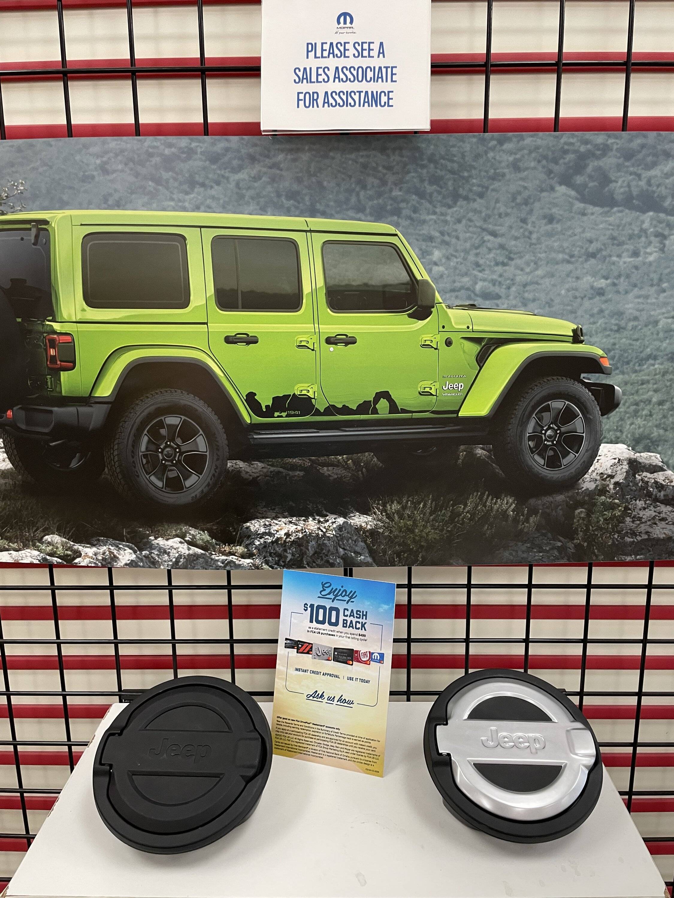 Jeep Wrangler JL Dumb question...fuel cap door IMG_7349