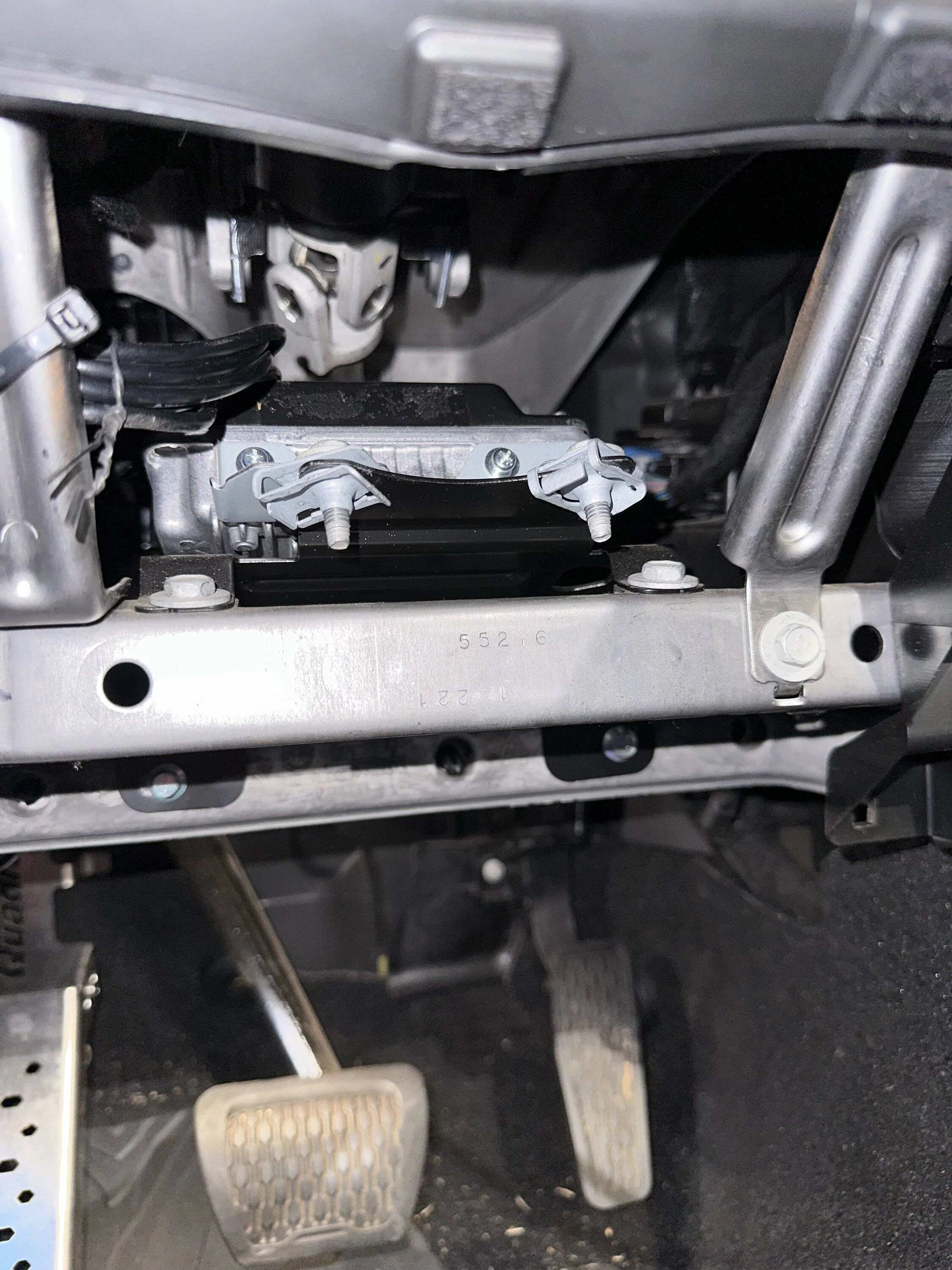 Jeep Wrangler JL What is this?  Under steering wheel. IMG-3322