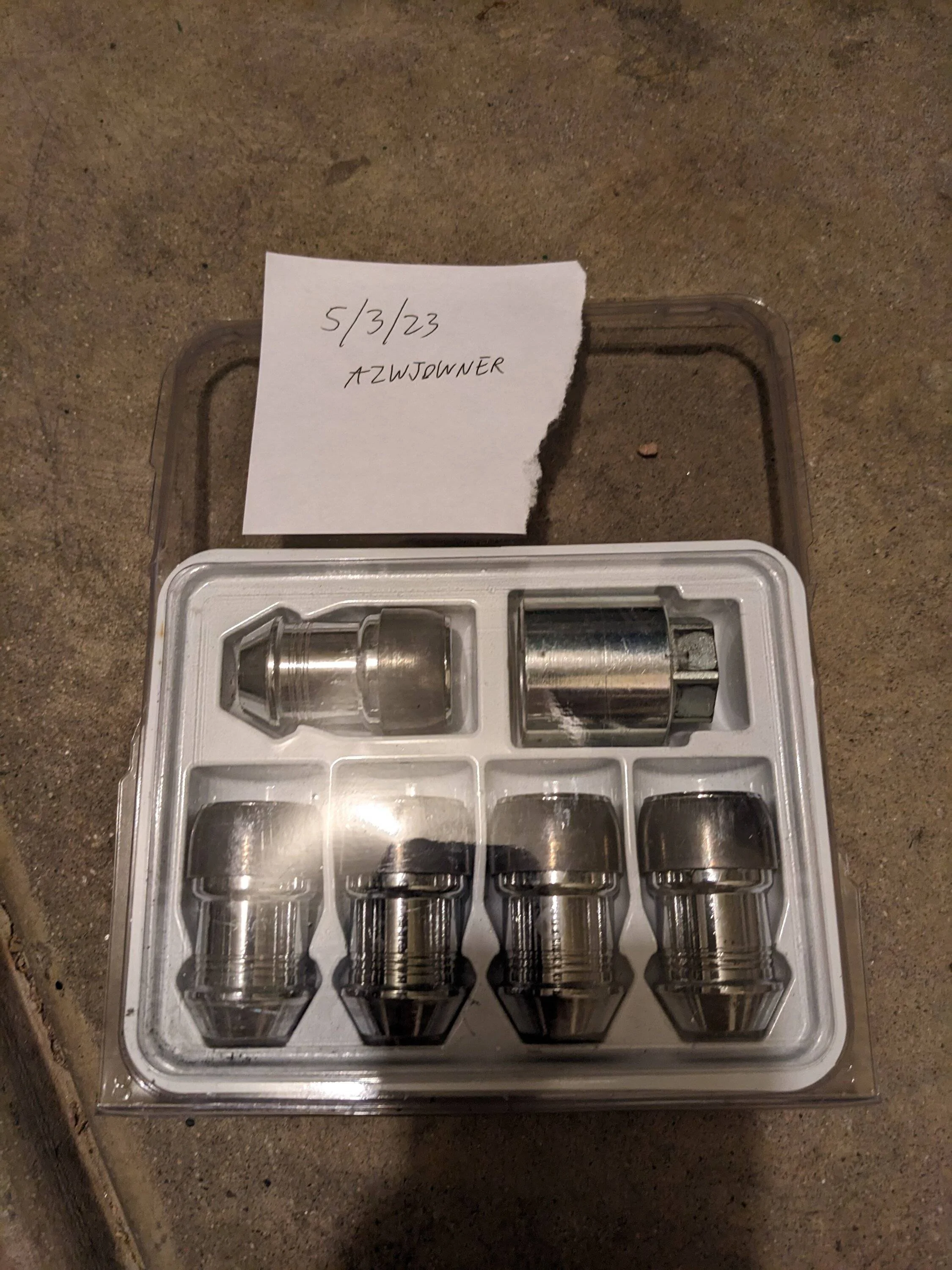 Jeep Wrangler JL Mopar locking lug nuts PXL_20230503_182309155