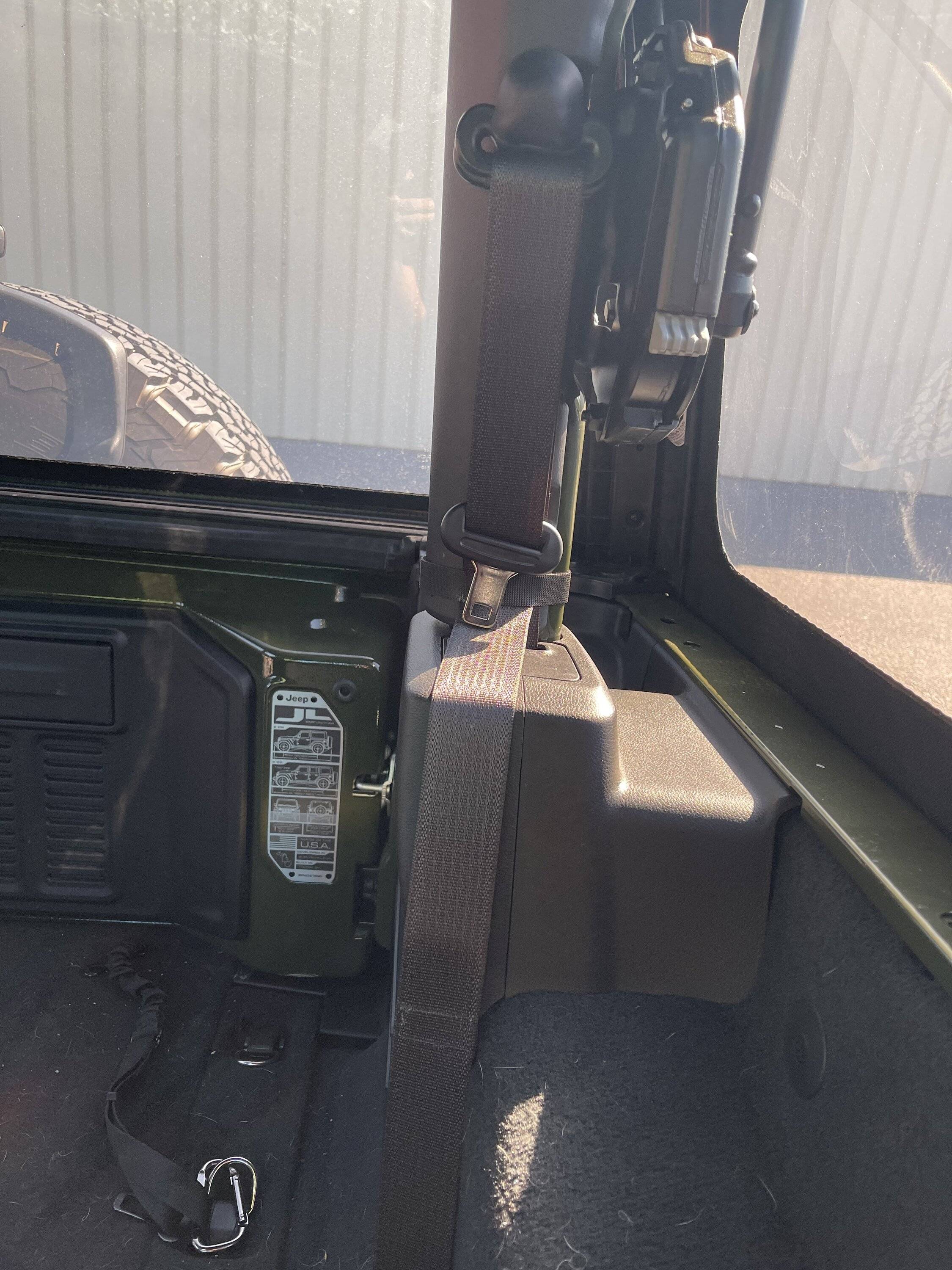 How To Stop Jeep Seat Belts From Flapping: Easy Fixes