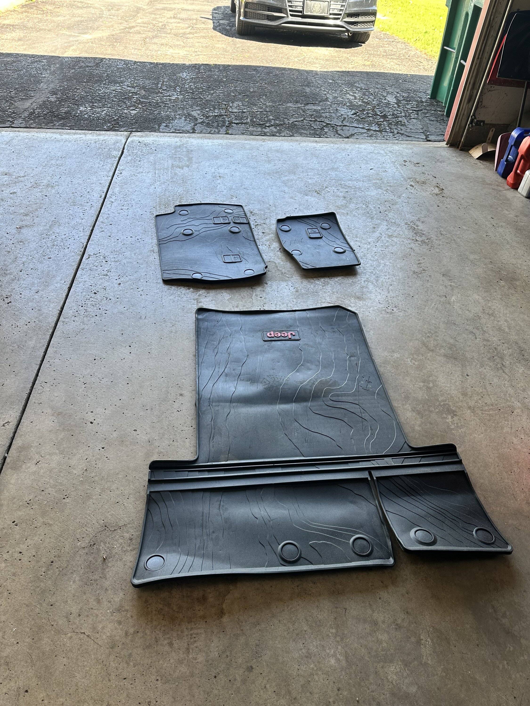 Jeep Wrangler JL What Mats are These? IMG_8530