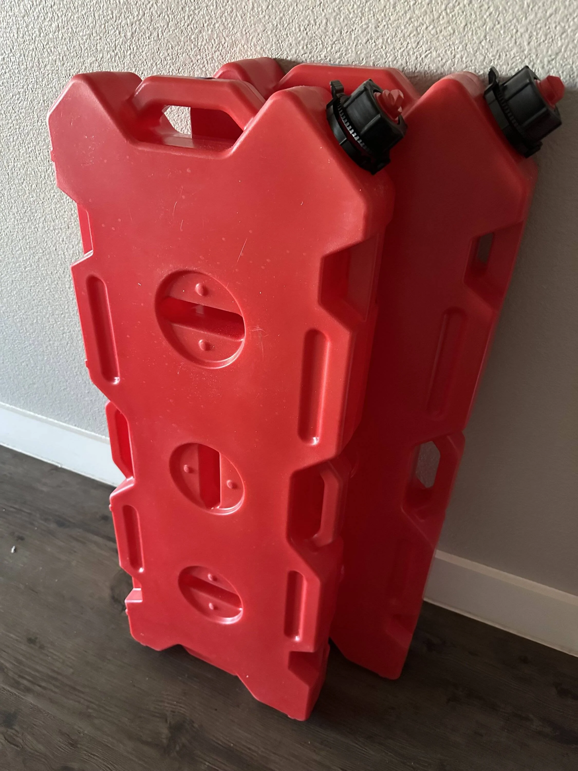 Jeep Wrangler JL 4 Gallon Rotopax IMG_3328