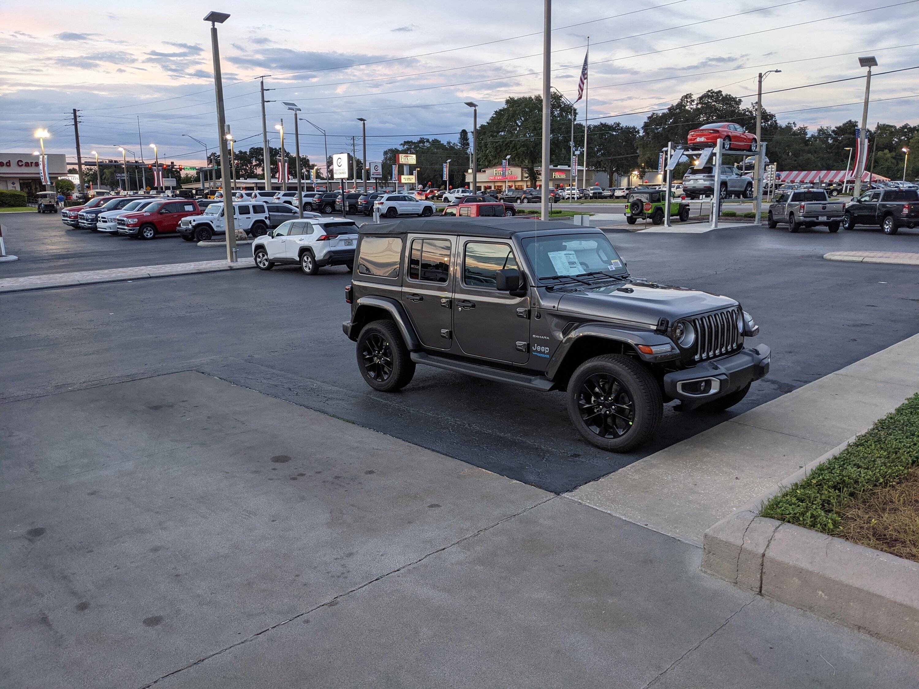 Jeep Wrangler JL Share your stock Jeep vs. your Jeep post mods ☺️✌️ -- Before & After thread PXL_20211001_231532892.MP