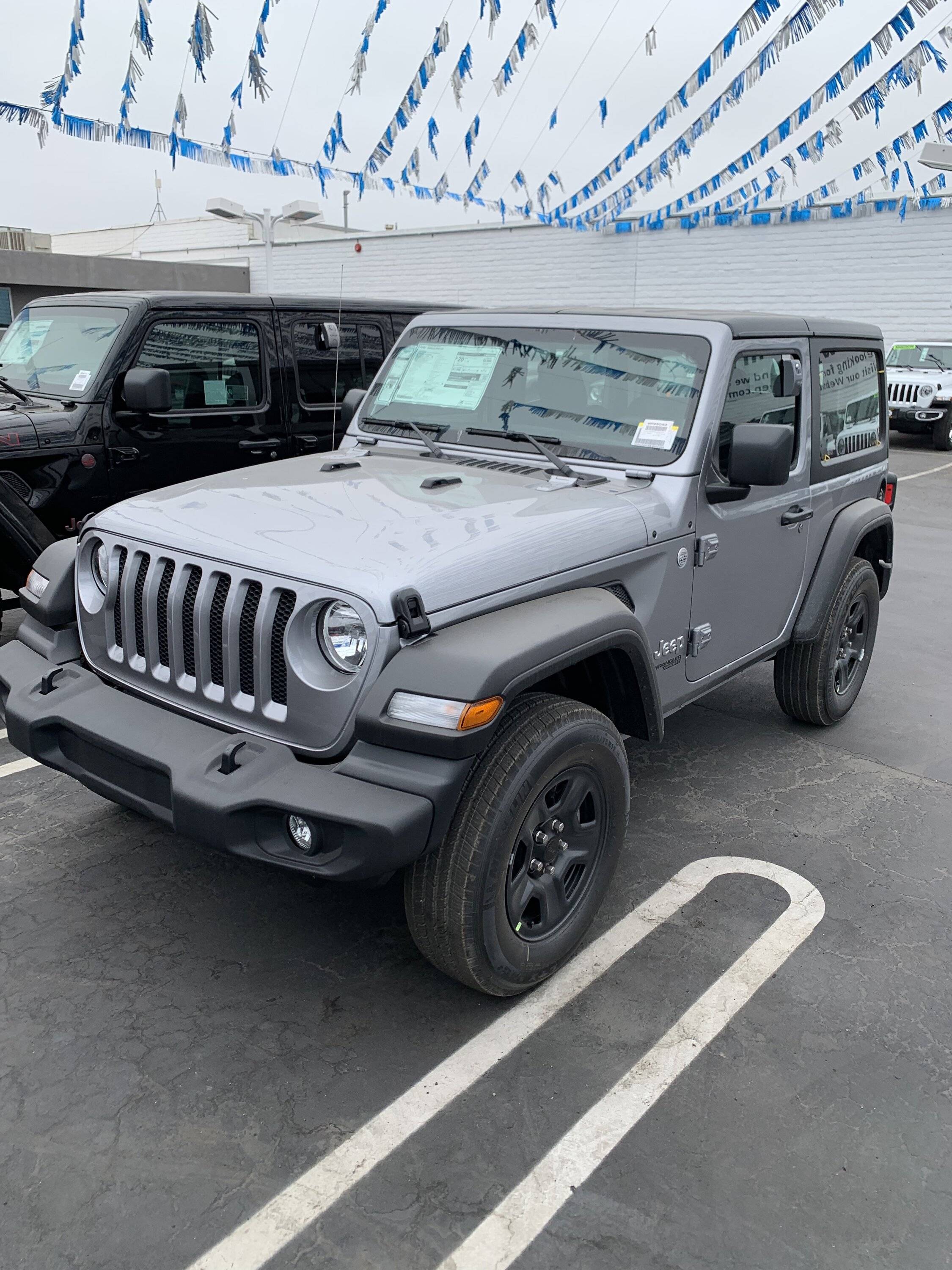 Jeep Wrangler JL Share your stock Jeep vs. your Jeep post mods ☺️✌️ -- Before & After thread IMG_0155.JPG