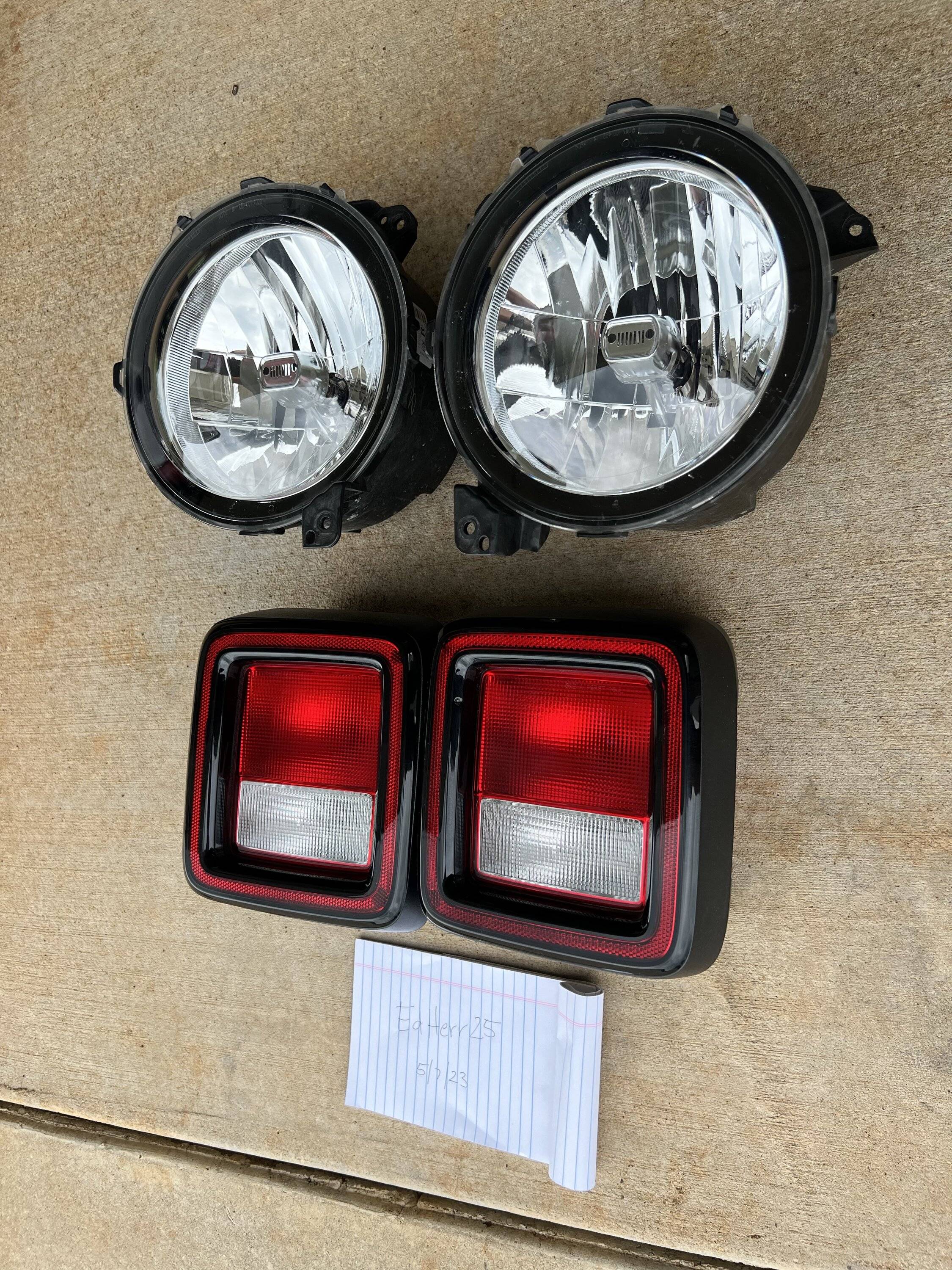 Jeep Wrangler JL Headlights and Taillights 31572BB5-17DD-4F9A-B3A1-AC795CD43255