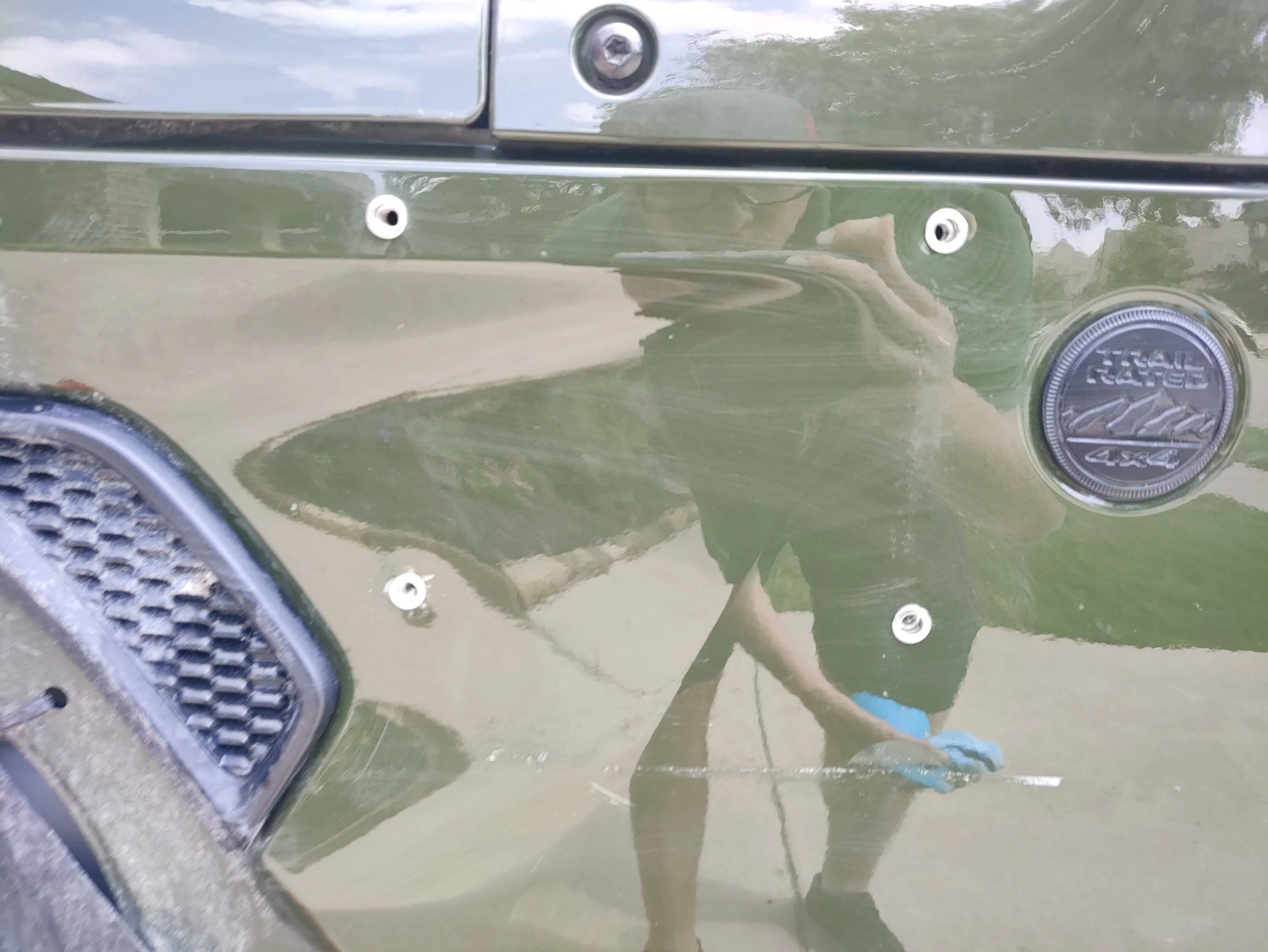Jeep Wrangler JL Fender Mounted Fuel Can Holder IMG_20230511_155320976
