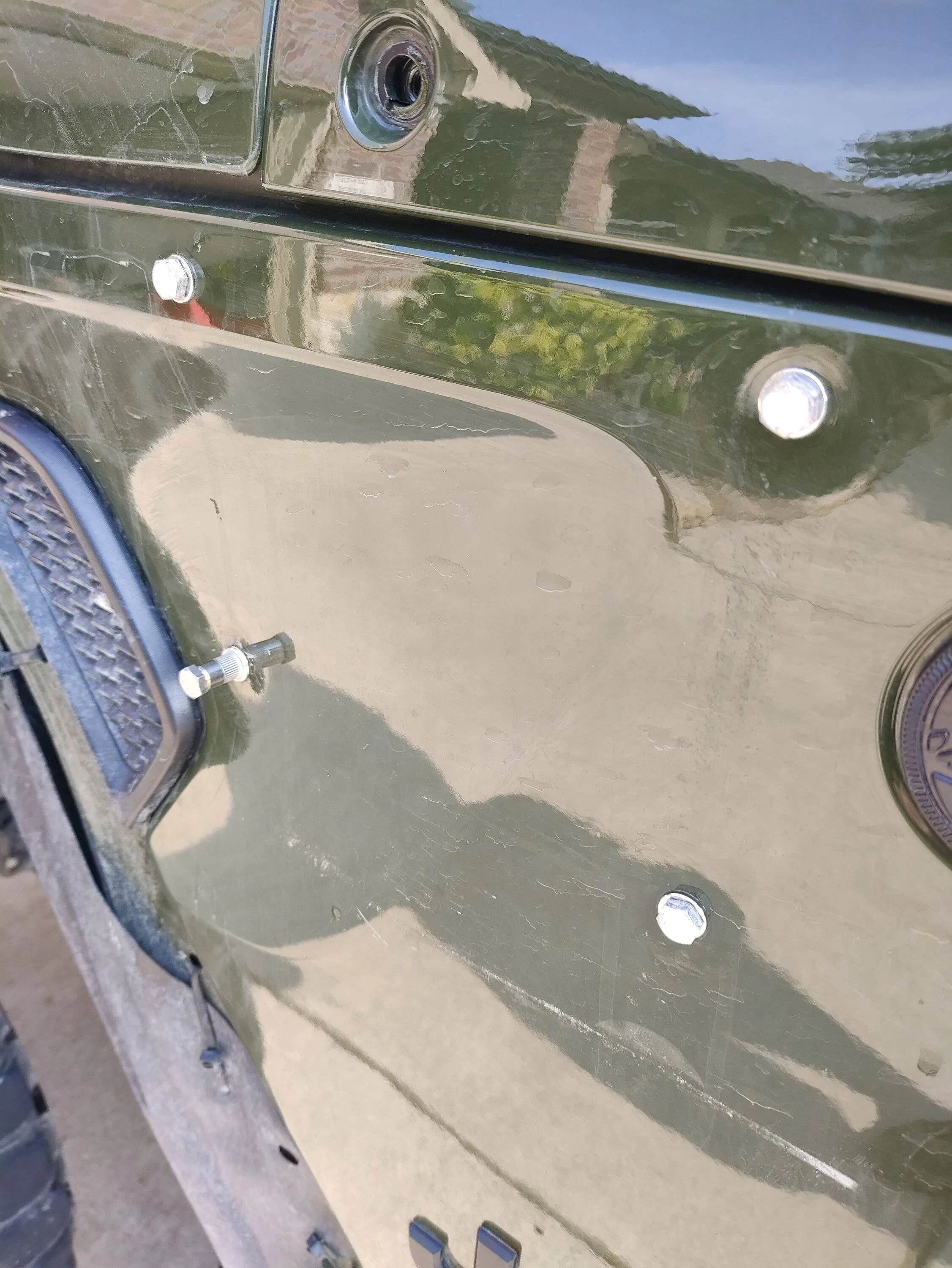 Jeep Wrangler JL Fender Mounted Fuel Can Holder IMG_20230511_172155253