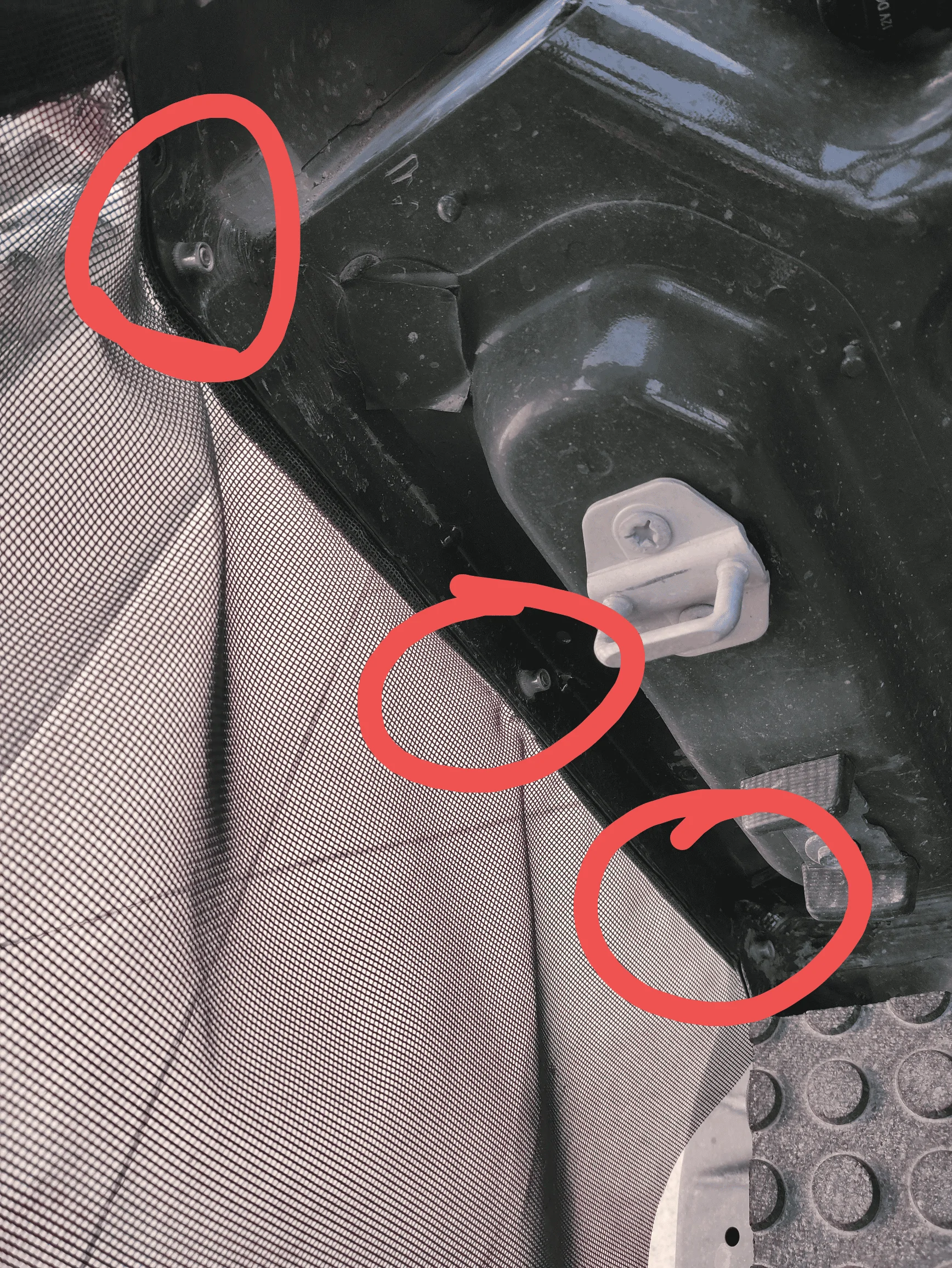 Jeep Wrangler JL Fender Mounted Fuel Can Holder Screenshot_20230512-185702-844