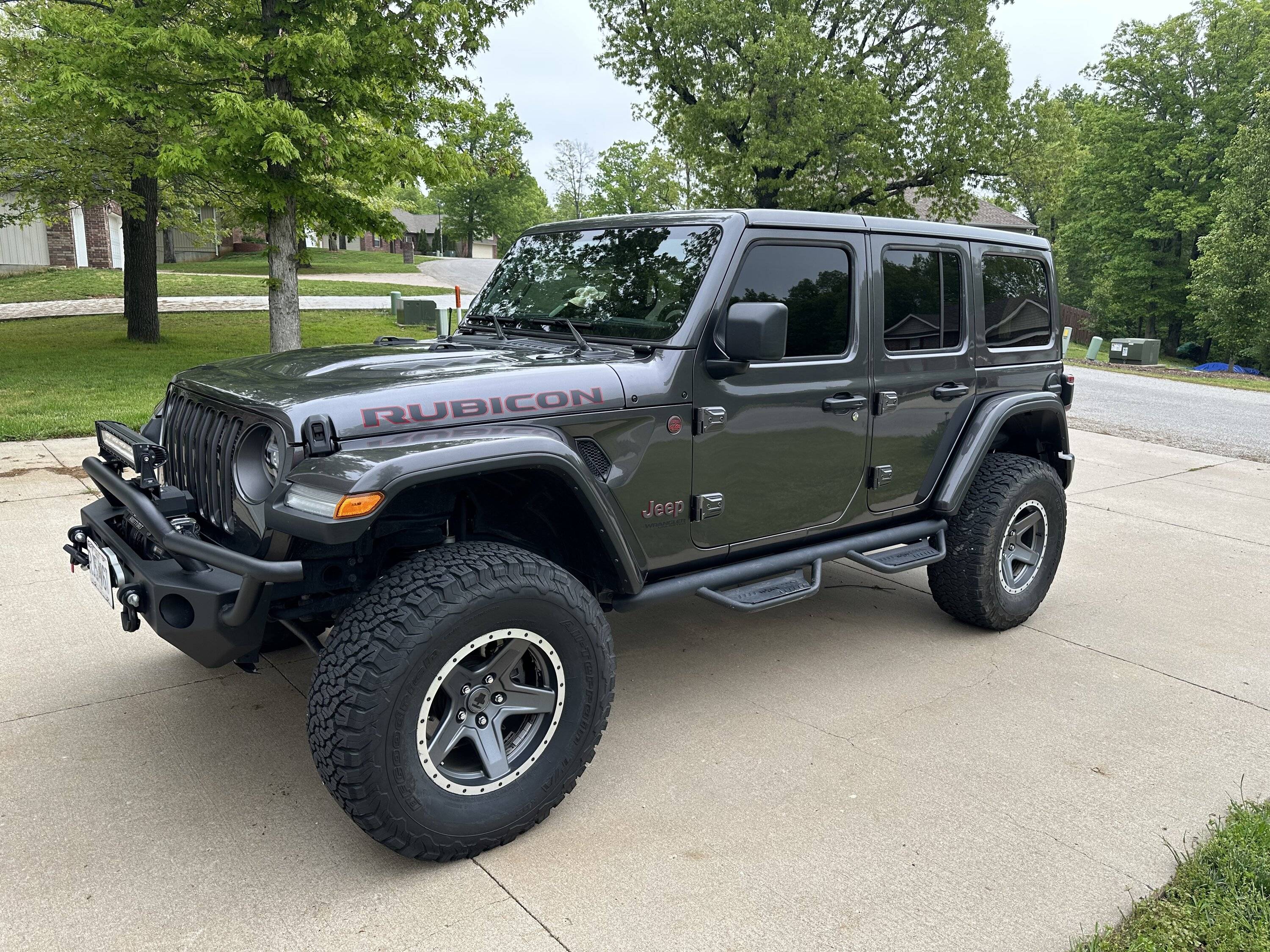 Jeep Wrangler JL Thinking about switch from leather to cloth seats IMG_1105