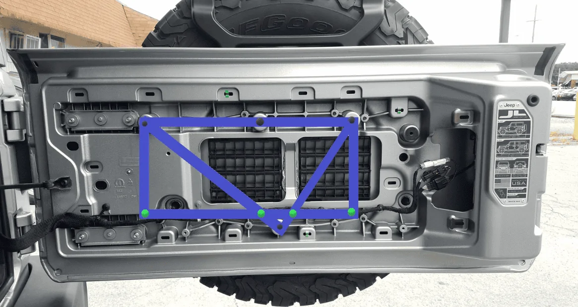 Jeep Wrangler JL Upgrading Non-Alpine Audio Tailgate Bar 2