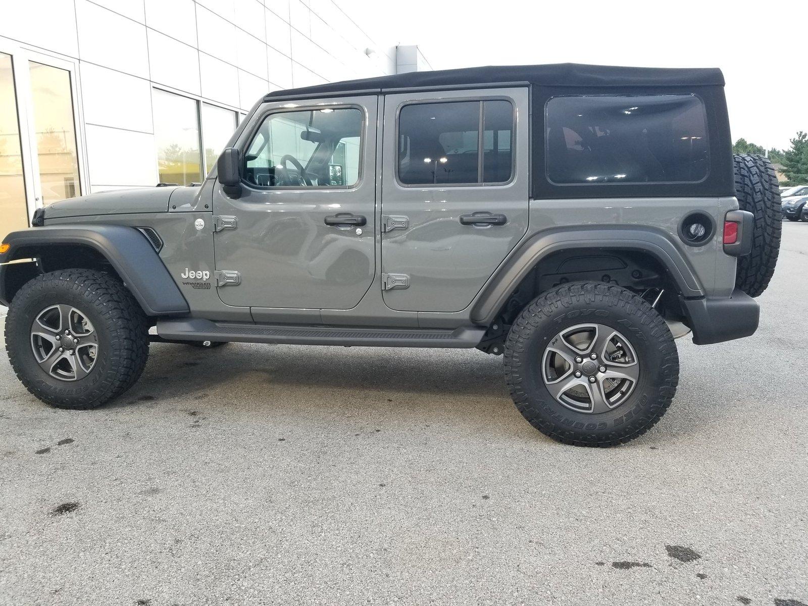Jeep Wrangler JL Sting Gray Owners w/ aftermarket wheels please post pics rc2.5 install