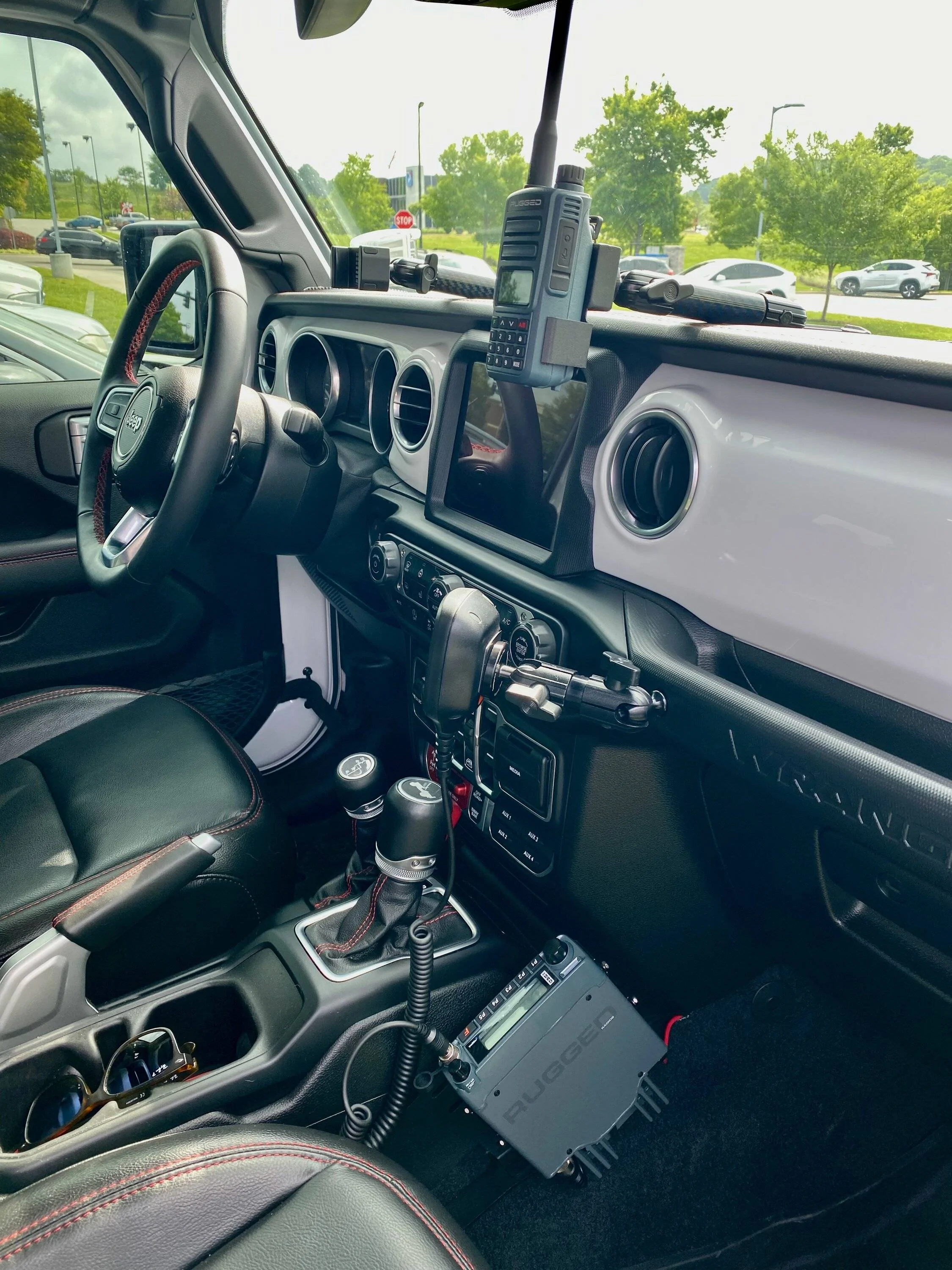 Jeep Wrangler JL Best CB Radios for Wrangler IMG_2997