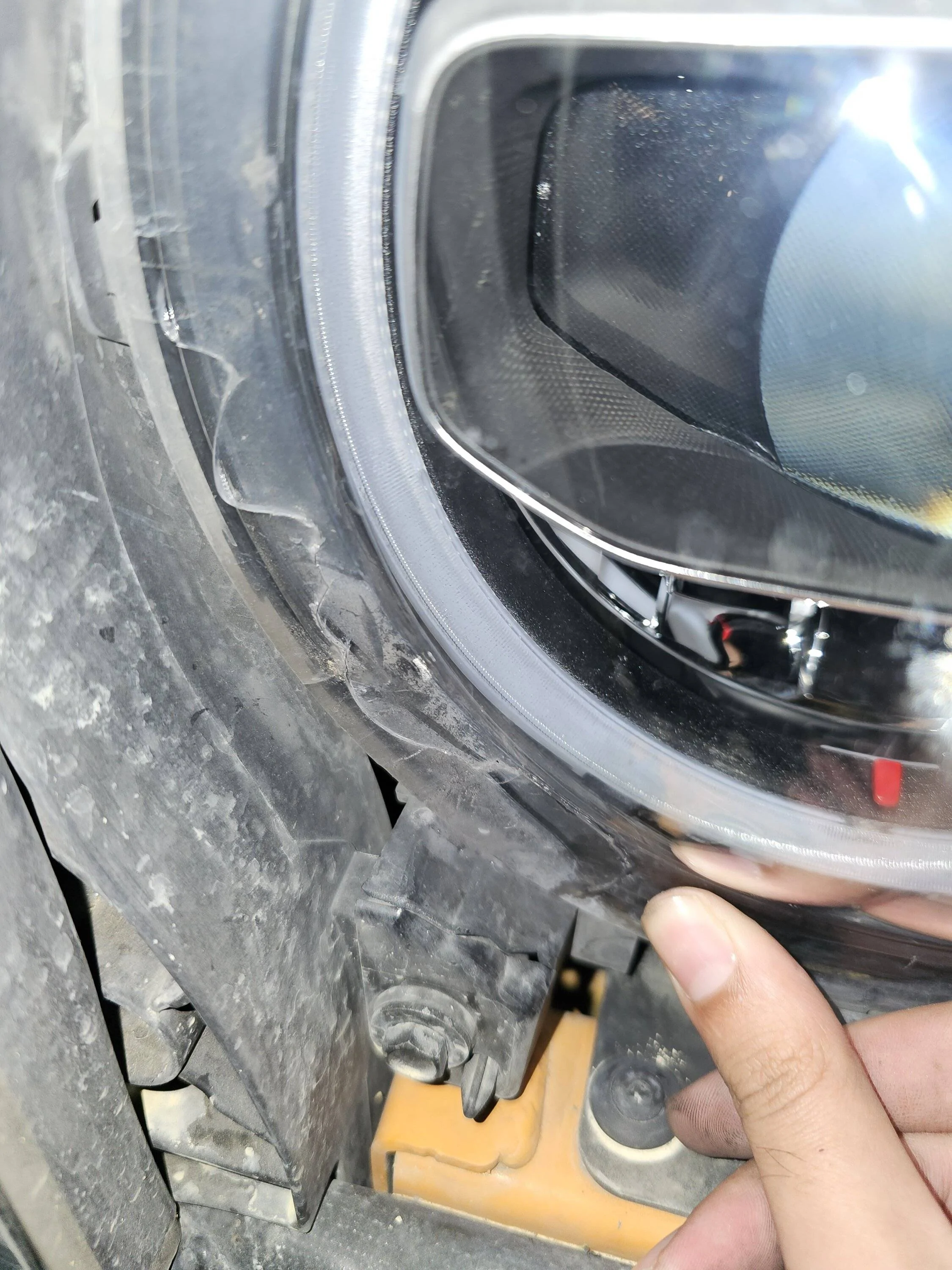 Jeep Wrangler JL Headlight broken? IMG_20230423_202156