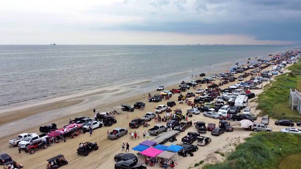 Jeep Wrangler JL Public drunkenness, disorderly conduct leads to 233 arrests at annual Jeep Weekend event in Galveston Texas. 50+ people rushed to hospital 230521170454-texas-jeep-weekend-event-arrests
