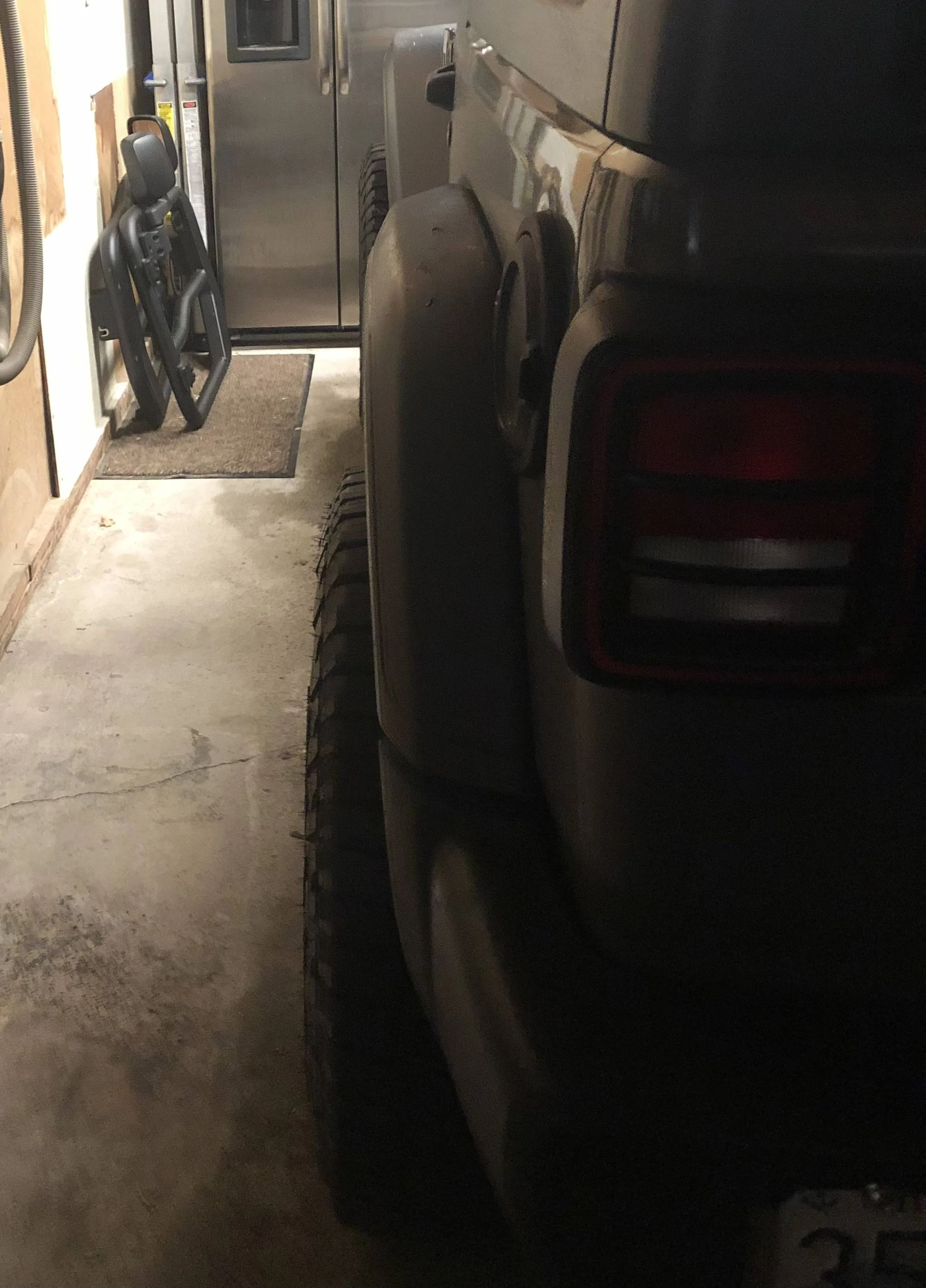 Jeep Wrangler JL Tire Poke Pics IMG_0442