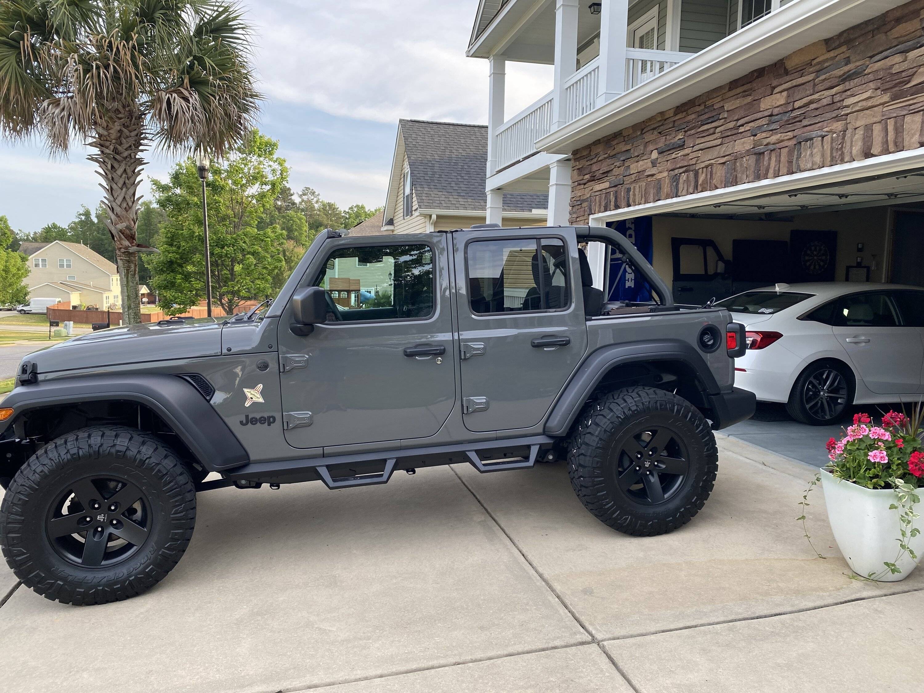 Jeep Wrangler JL Stock to Rock in less than a week !  Factory half doors and spare tire delete kit and f!!  Completely pumped !! So much fun ! img_3986-jpe