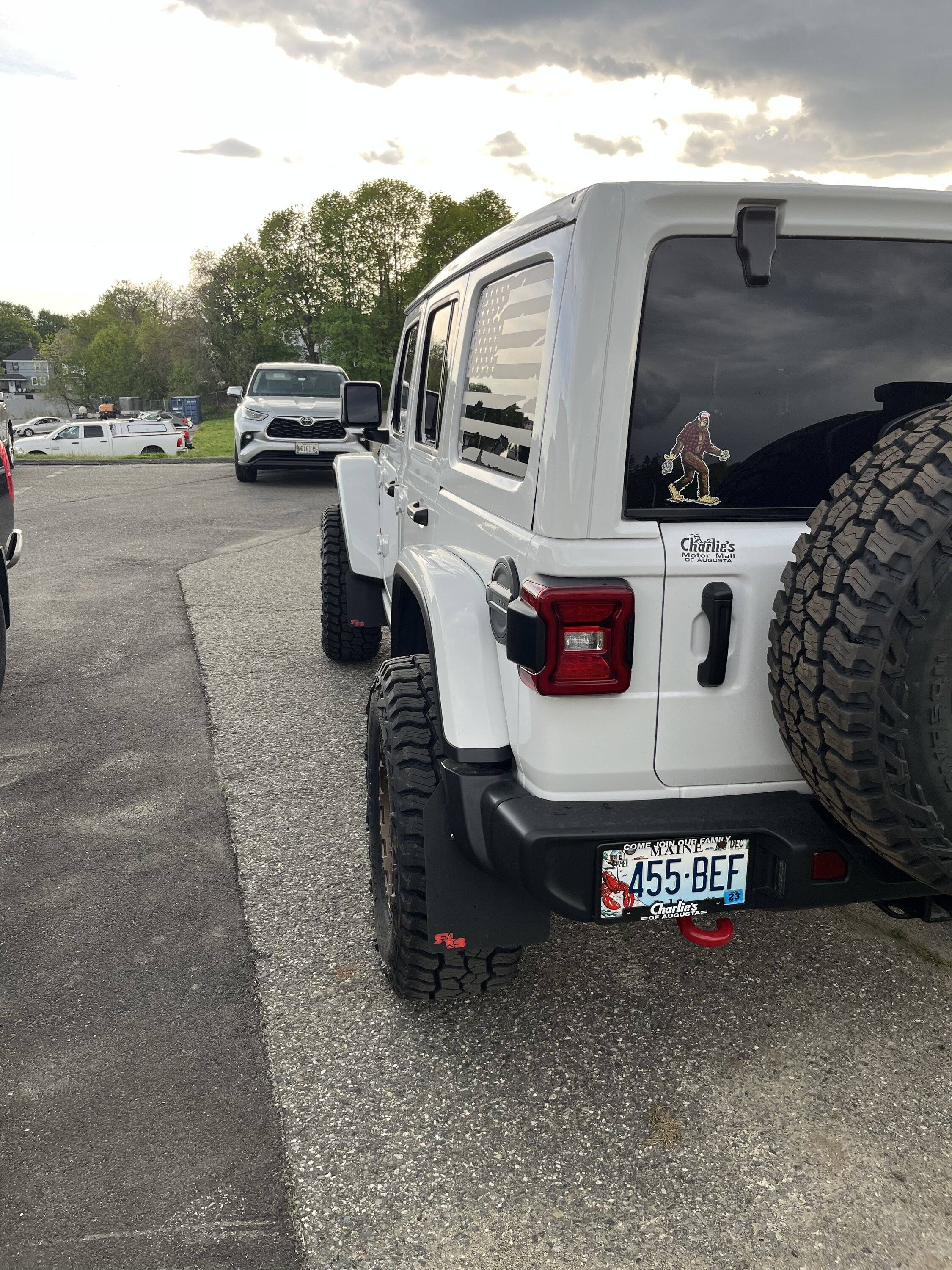 Jeep Wrangler JL Tire Poke Pics E5E47BF7-AAE9-4AE4-8587-3D8C07998CD0