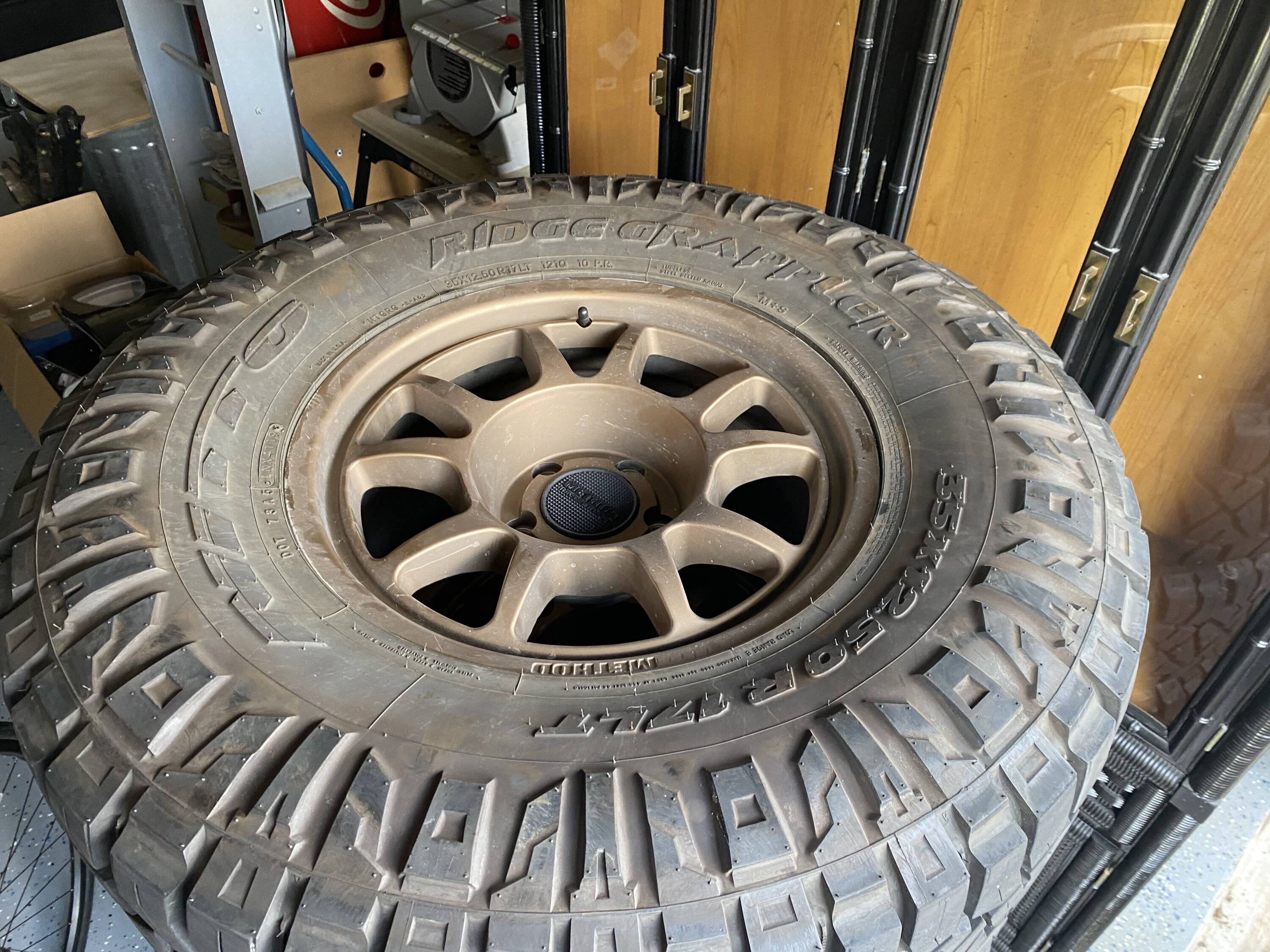 Jeep Wrangler JL Method 702 Bronze / 35x12.50 Ridge Grapplers IMG_2872