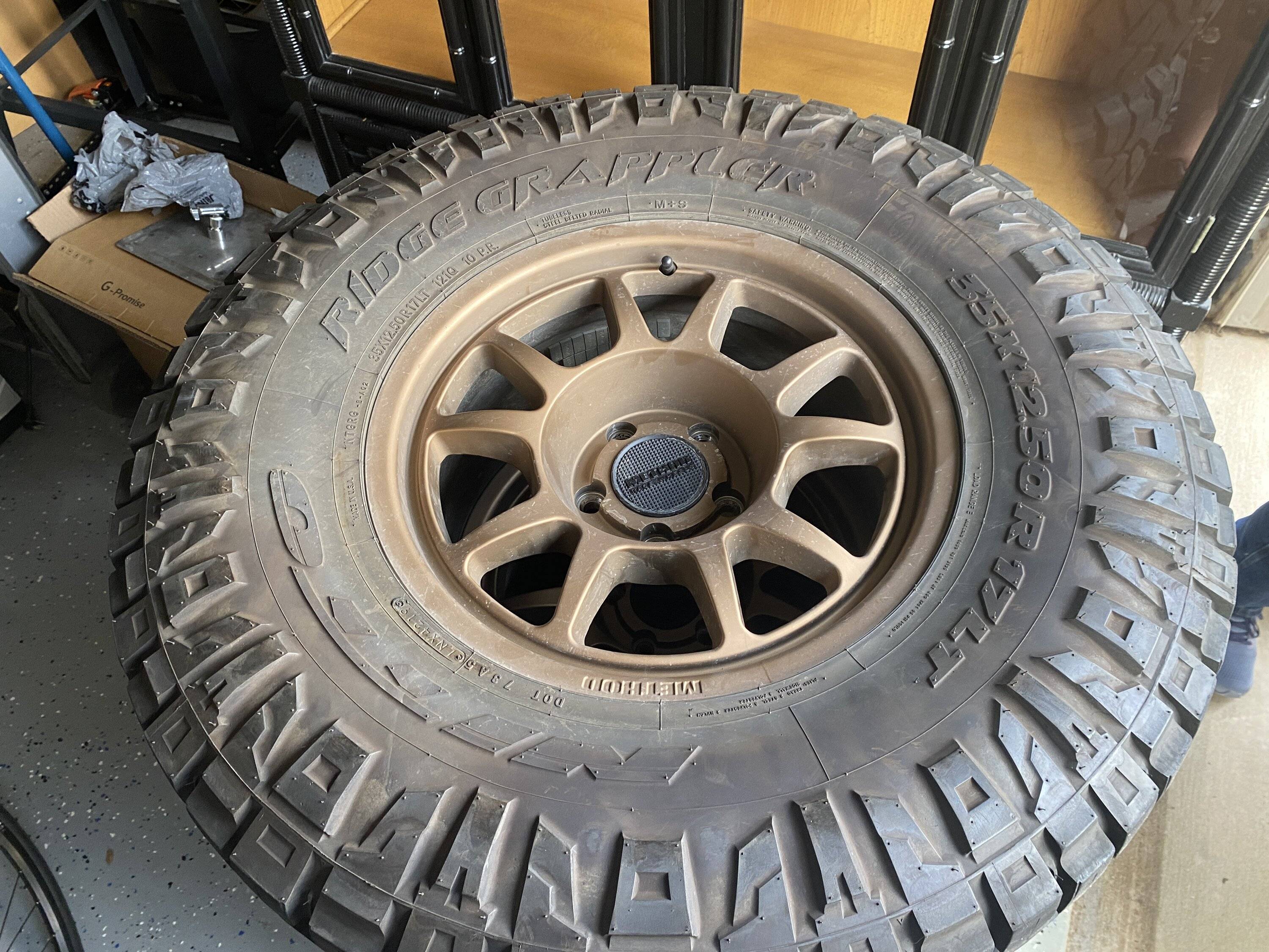 Jeep Wrangler JL Method 702 Bronze / 35x12.50 Ridge Grapplers IMG_2871