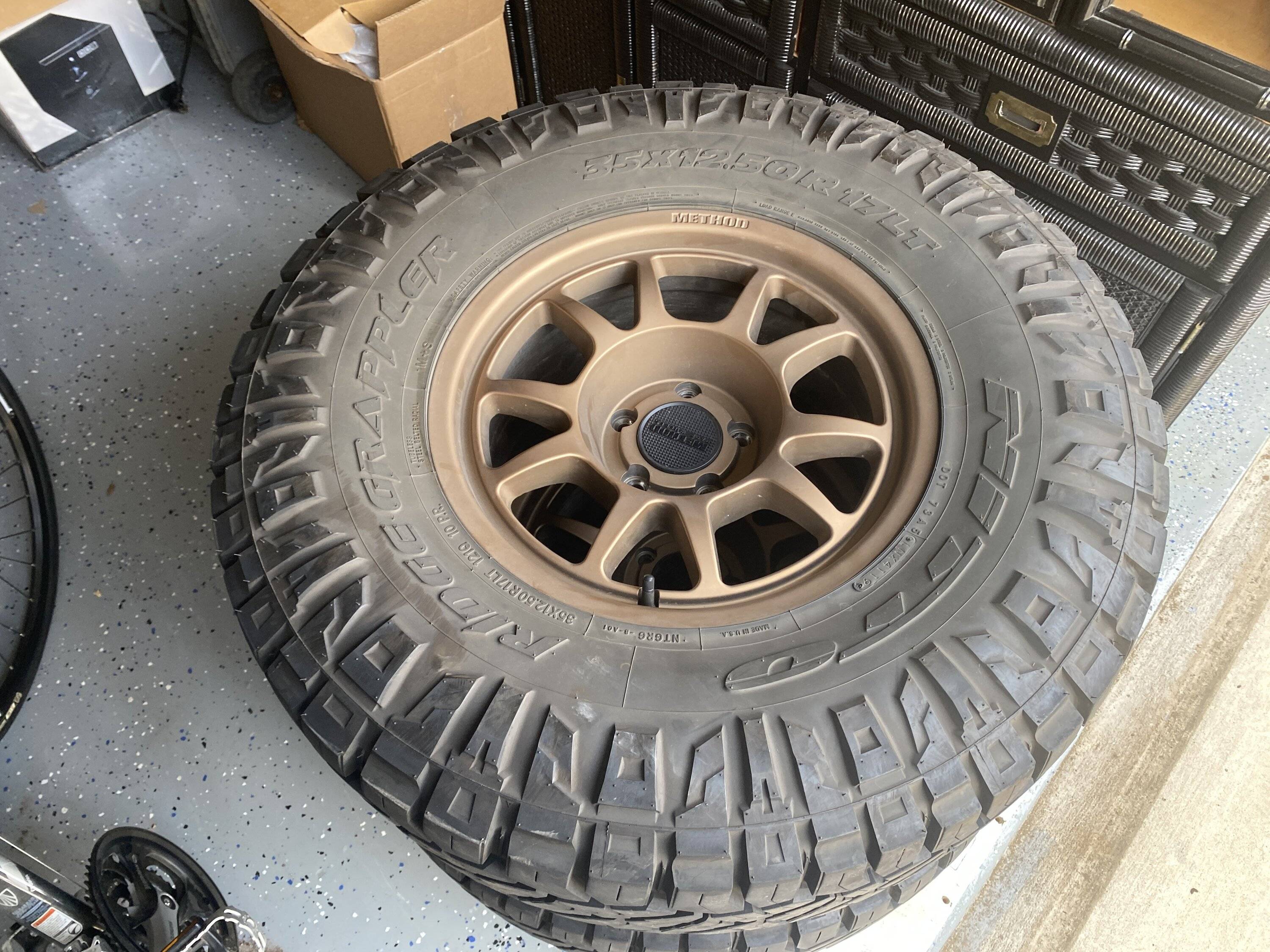 Jeep Wrangler JL Method 702 Bronze / 35x12.50 Ridge Grapplers IMG_2870