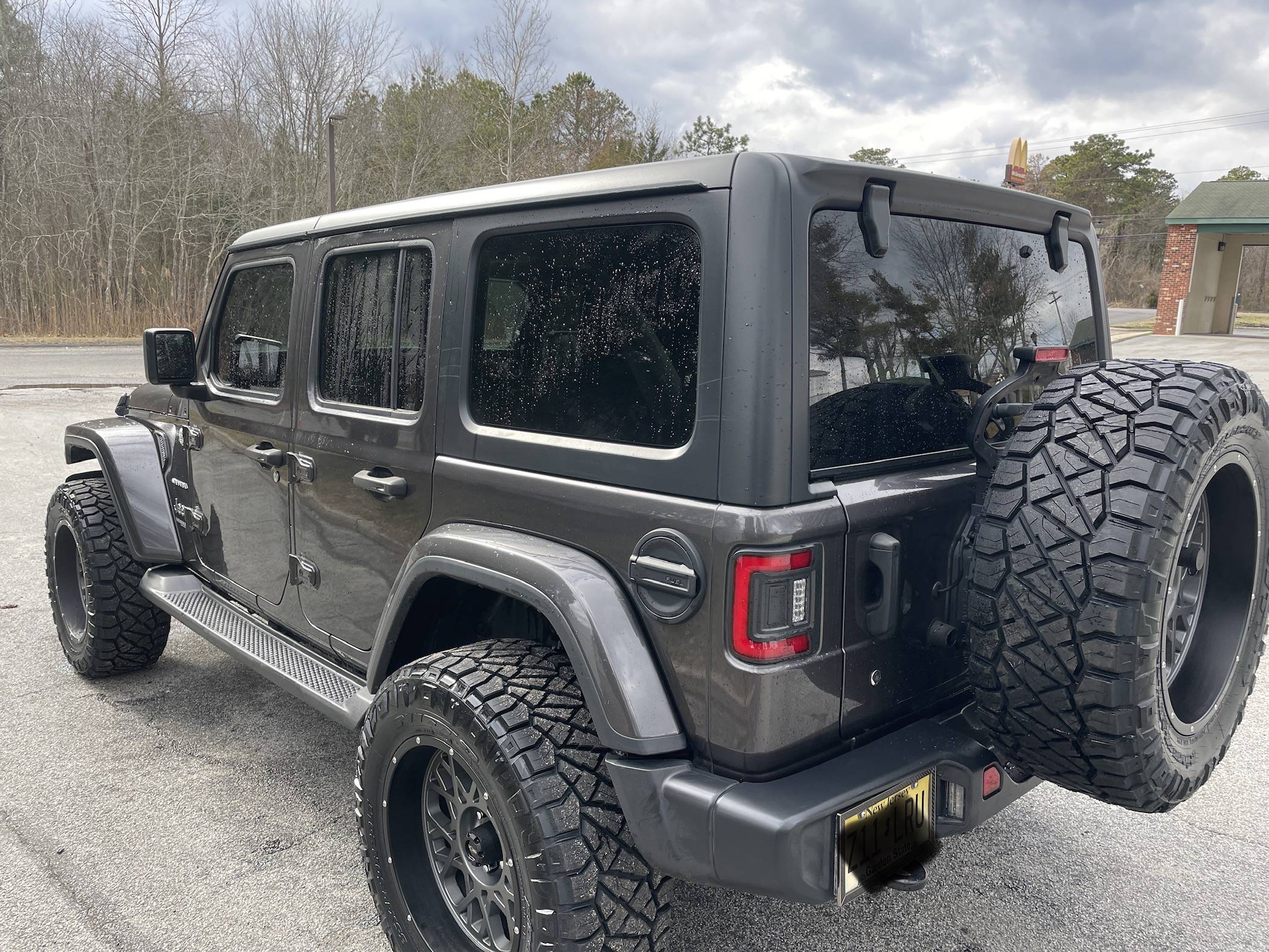 Jeep Wrangler JL Tire Poke Pics IMG_7180