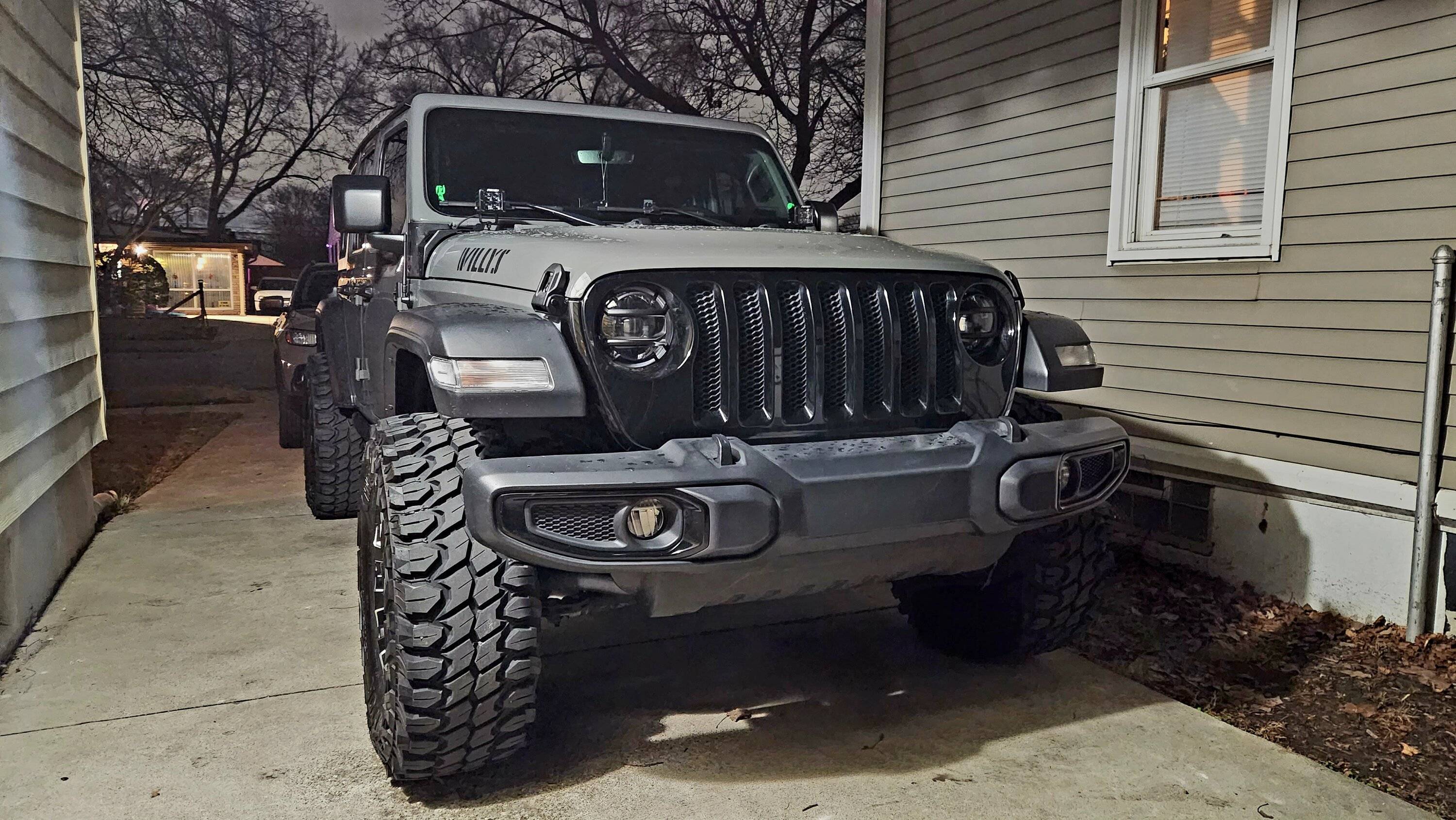 Jeep Wrangler JL Tire Poke Pics 20230120_211620