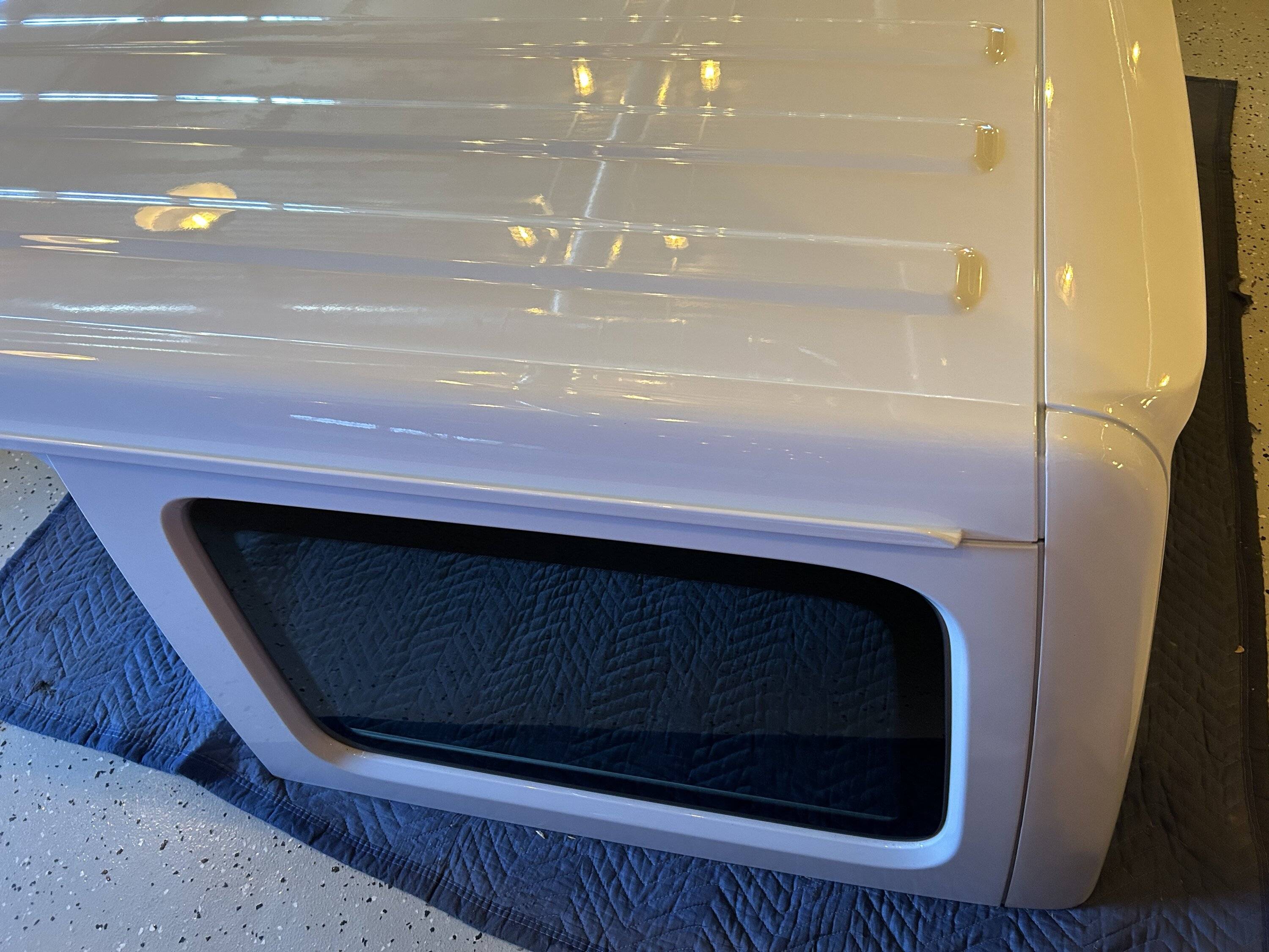 Jeep Wrangler JL JLU Factory White Hard Top 98A432C0-B0EC-41FB-A4B7-58540304B863
