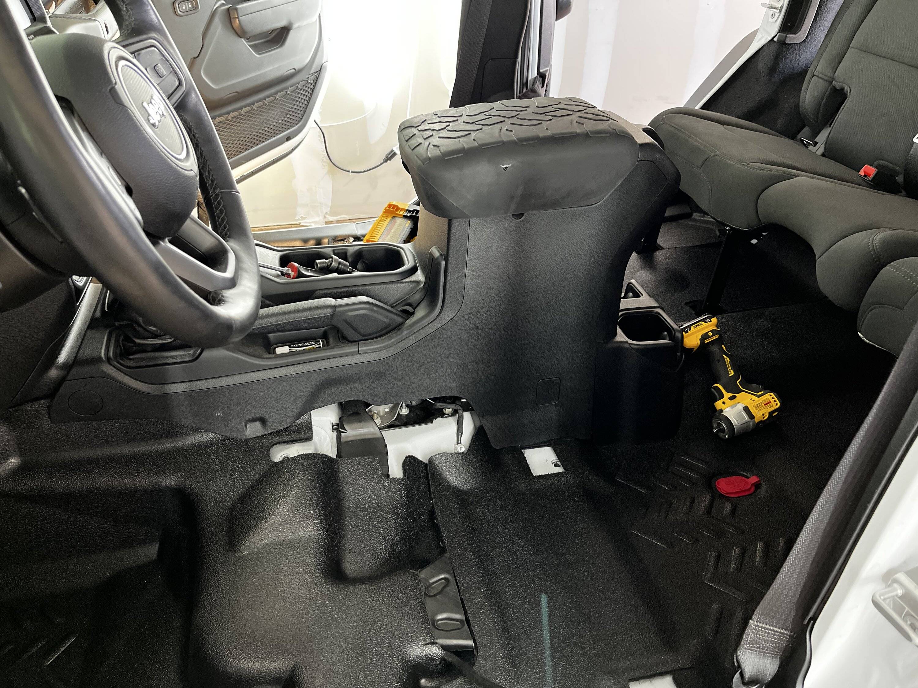 Jeep Wrangler JL Best floor liners for JLU? 68236666477__84D5C87F-56D9-4E04-BE96-5993881B3655