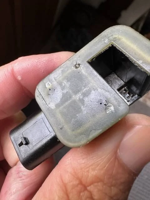 Jeep Wrangler JL Locker Position Sensor Potting - DANA 44 IMG_3809