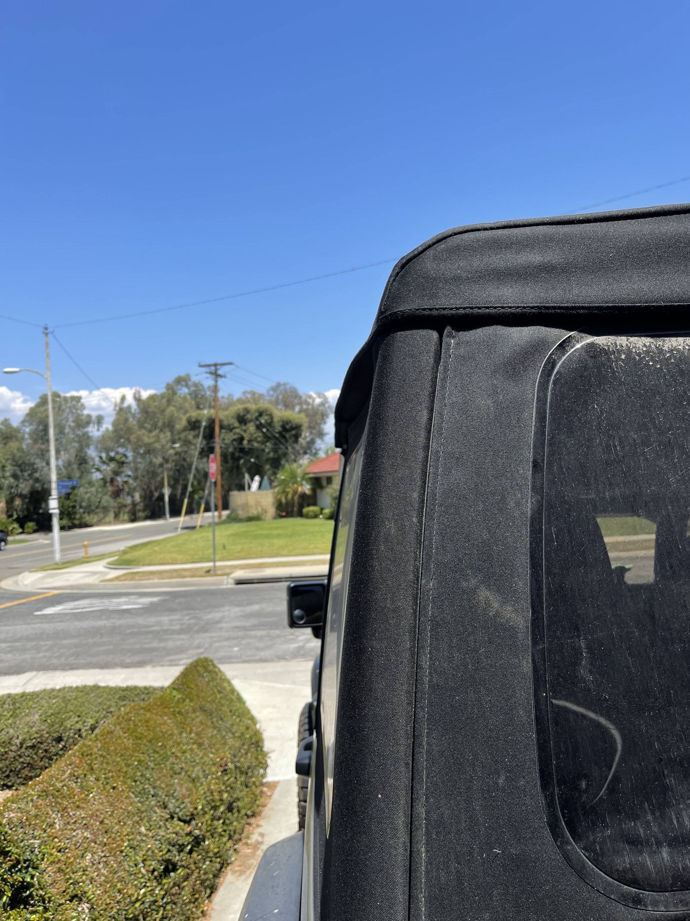 Jeep Wrangler JL 4dr rear soft top issue IMG_1938