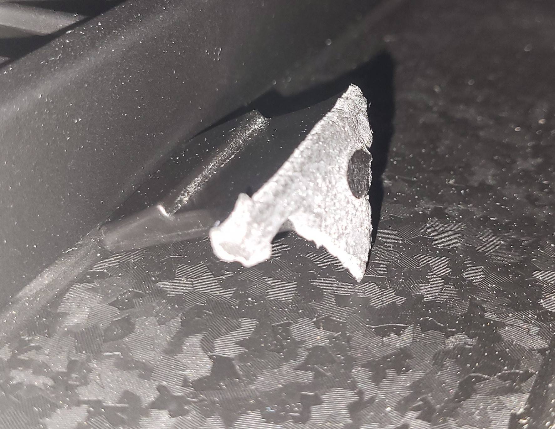Jeep Wrangler JL broken window post 20230526_215156