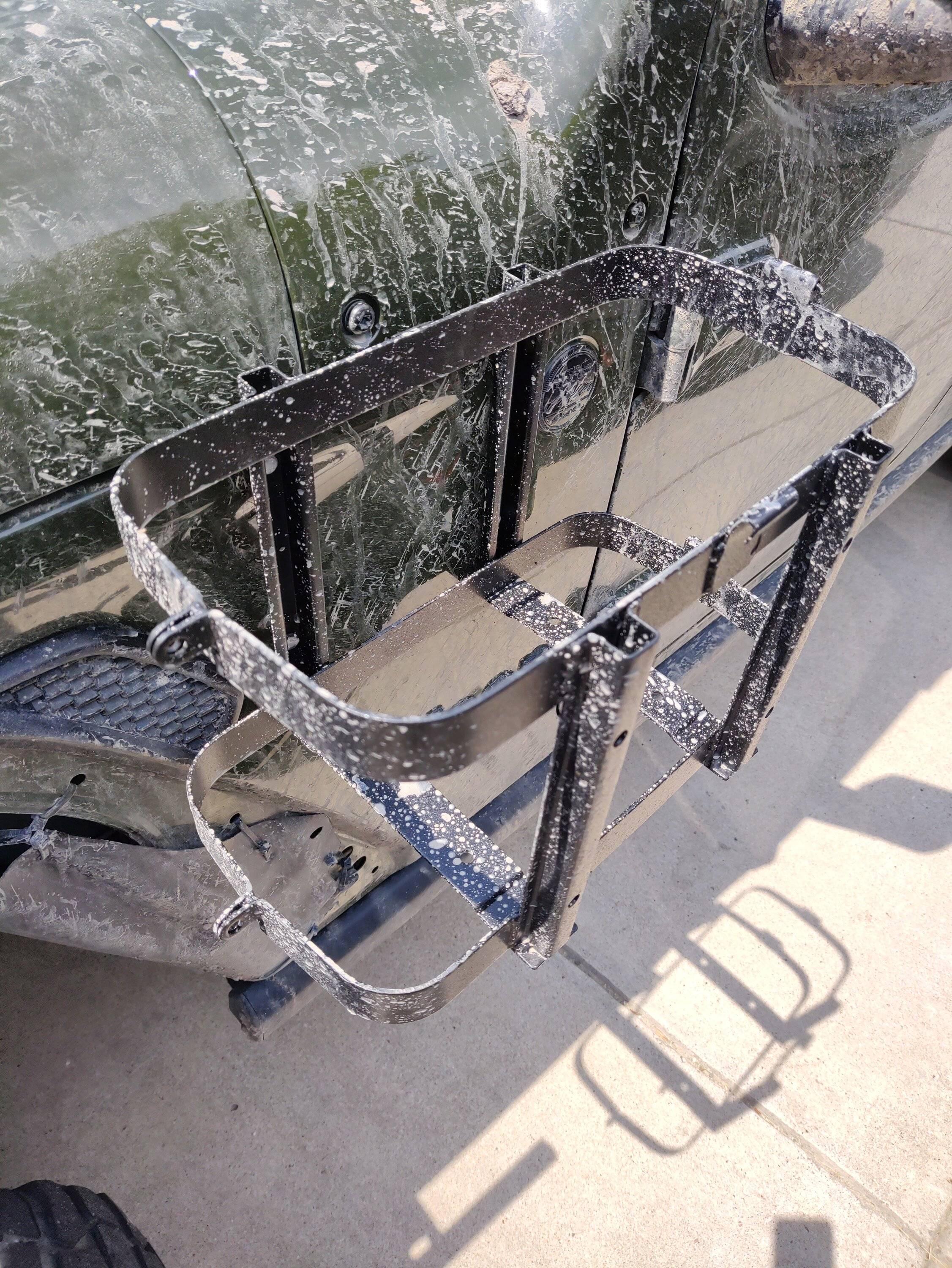 Jeep Wrangler JL Fender Mounted Fuel Can Holder IMG_20230527_120905993