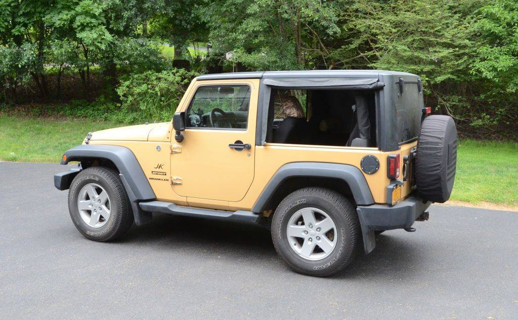 Jeep Wrangler JL Modular Hardtop Coming From Jeep? SoftPanelTruck3_zps2pq4j7eb