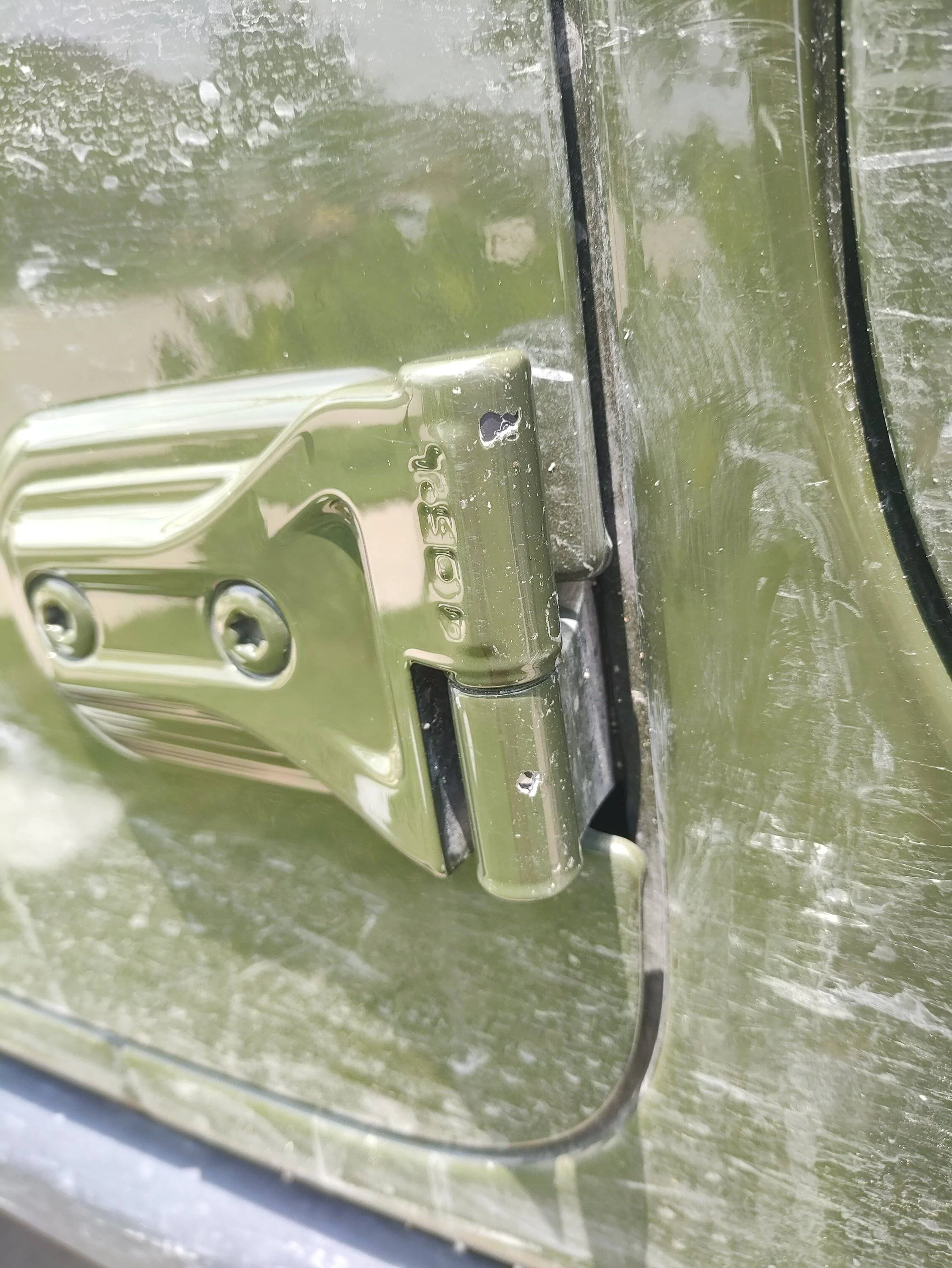 Jeep Wrangler JL Bubbles in Paint at Door Hinges IMG_20230529_133625188