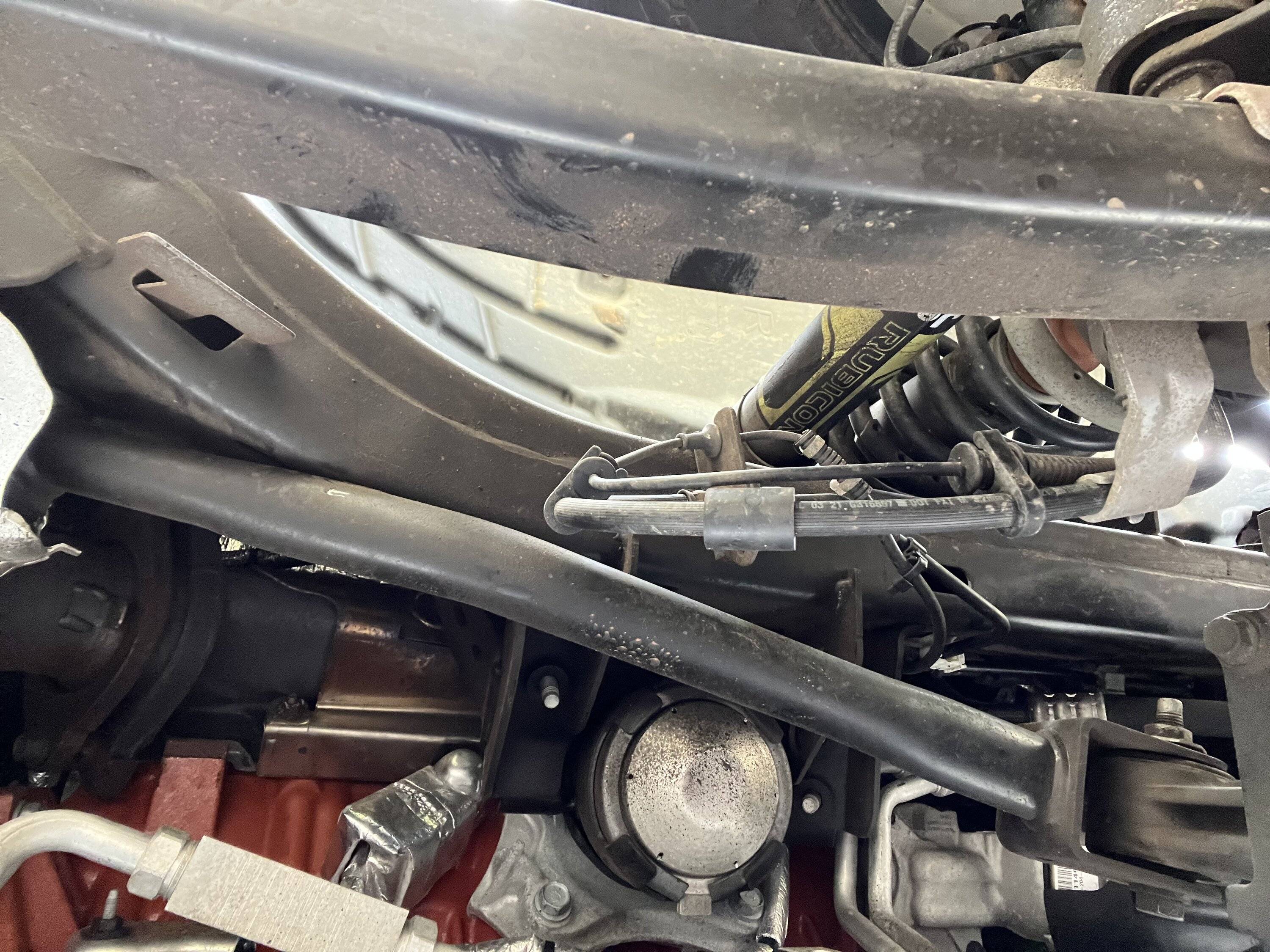 Jeep Wrangler JL Upper control arm clearance issue IMG_6185
