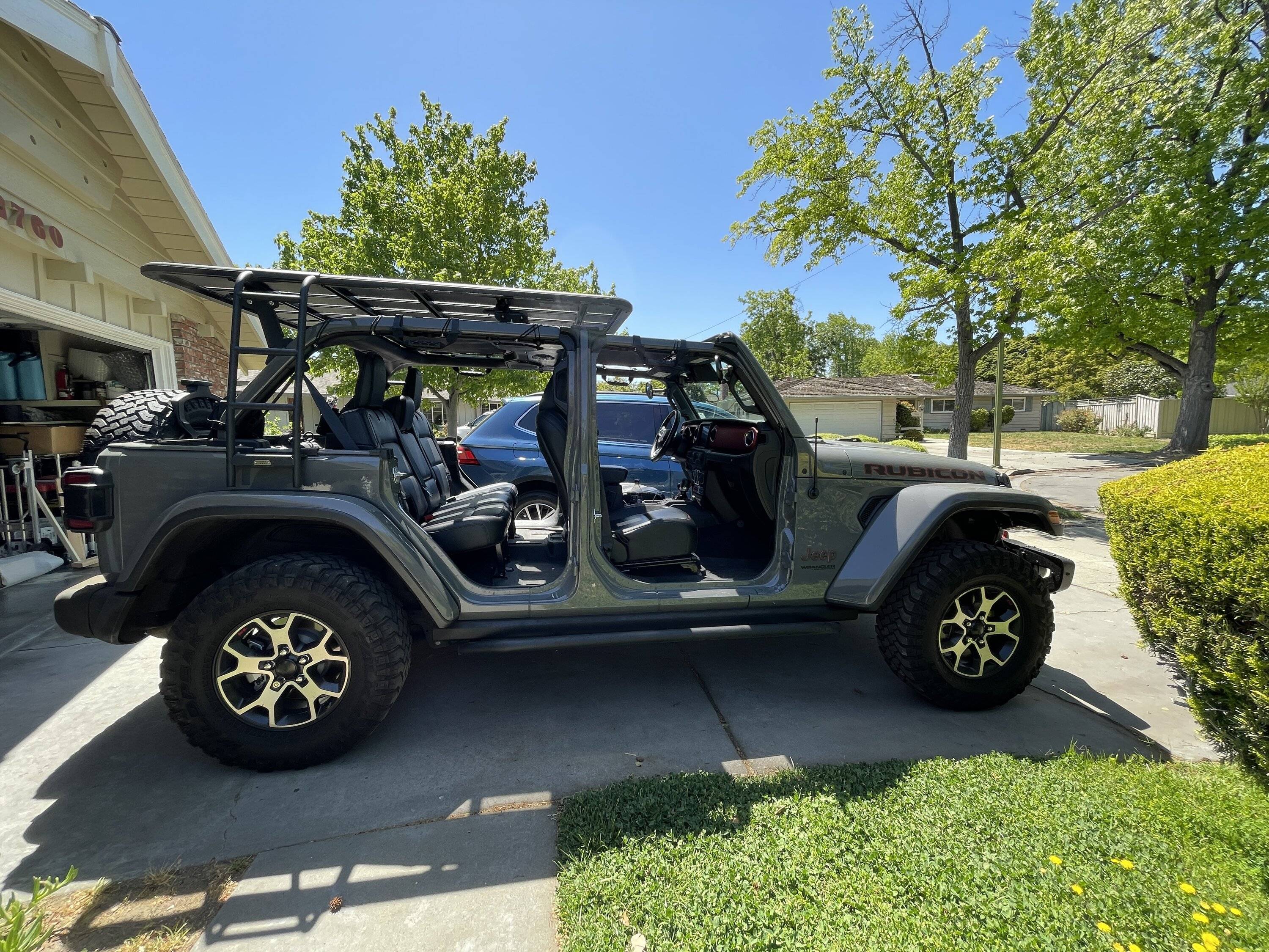 Jeep Wrangler JL Rhino Rack vs. Maximus-3 1685461090039
